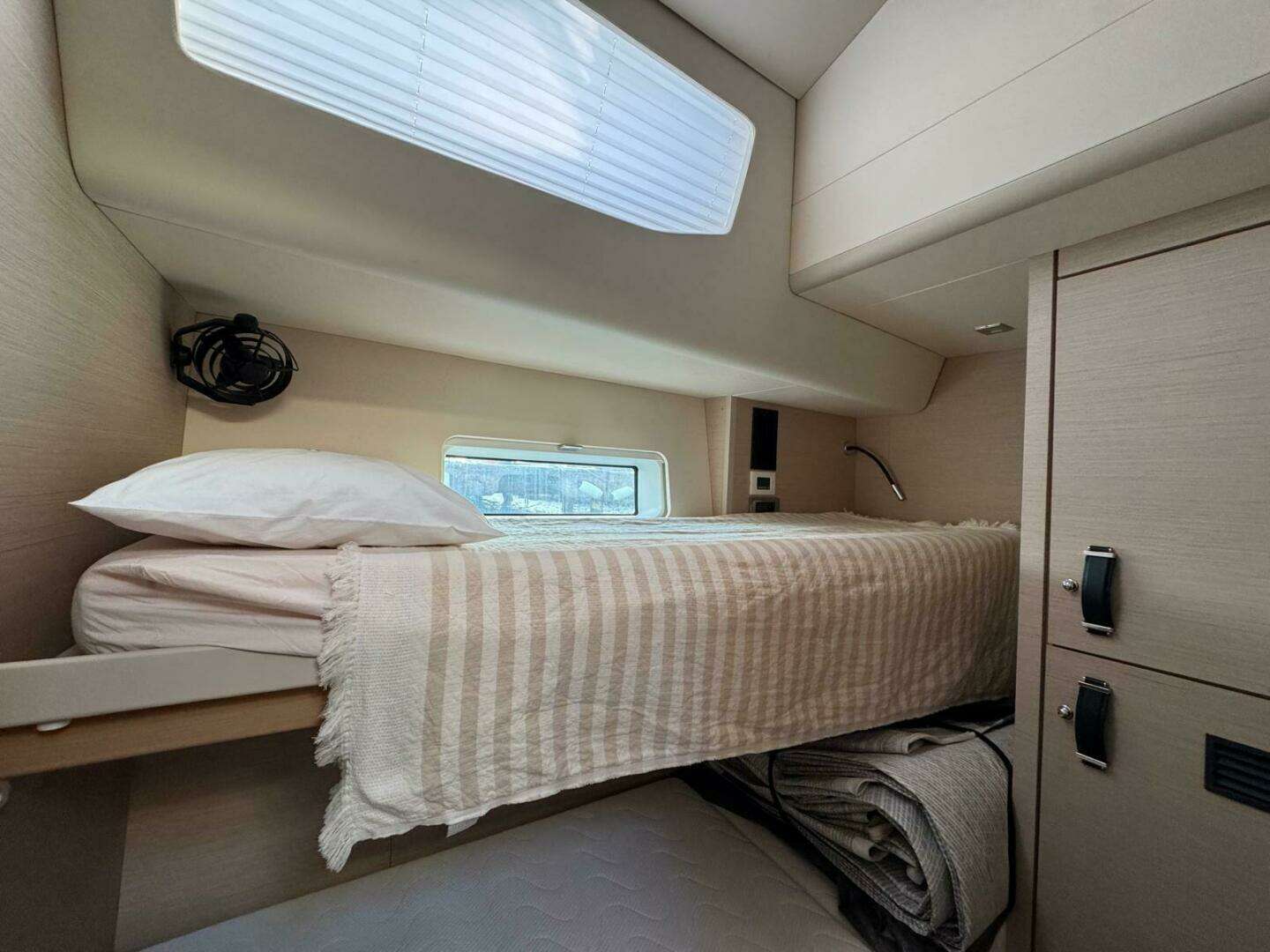 2023 Jeanneau 65 - Image 21