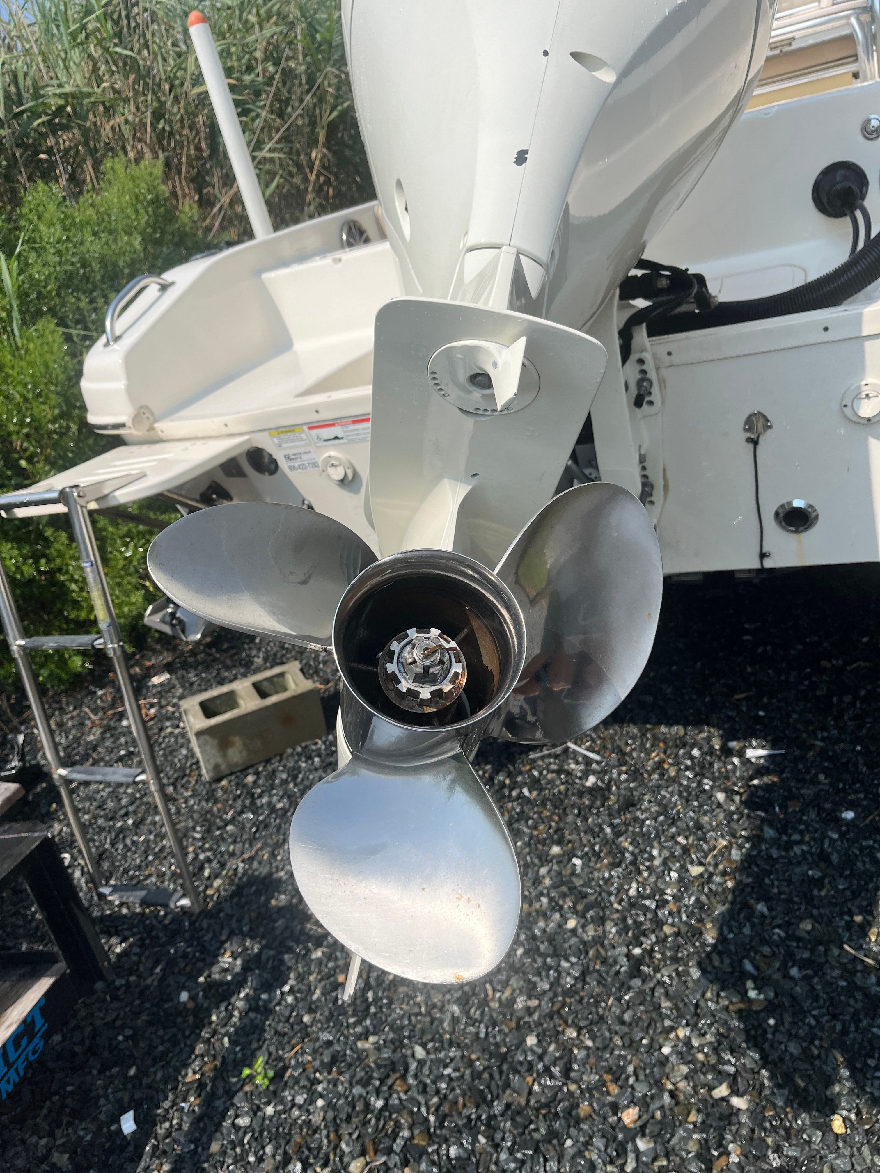 2014 Carolina Skiff 23 Ultra Elite boat motor and propeller.
