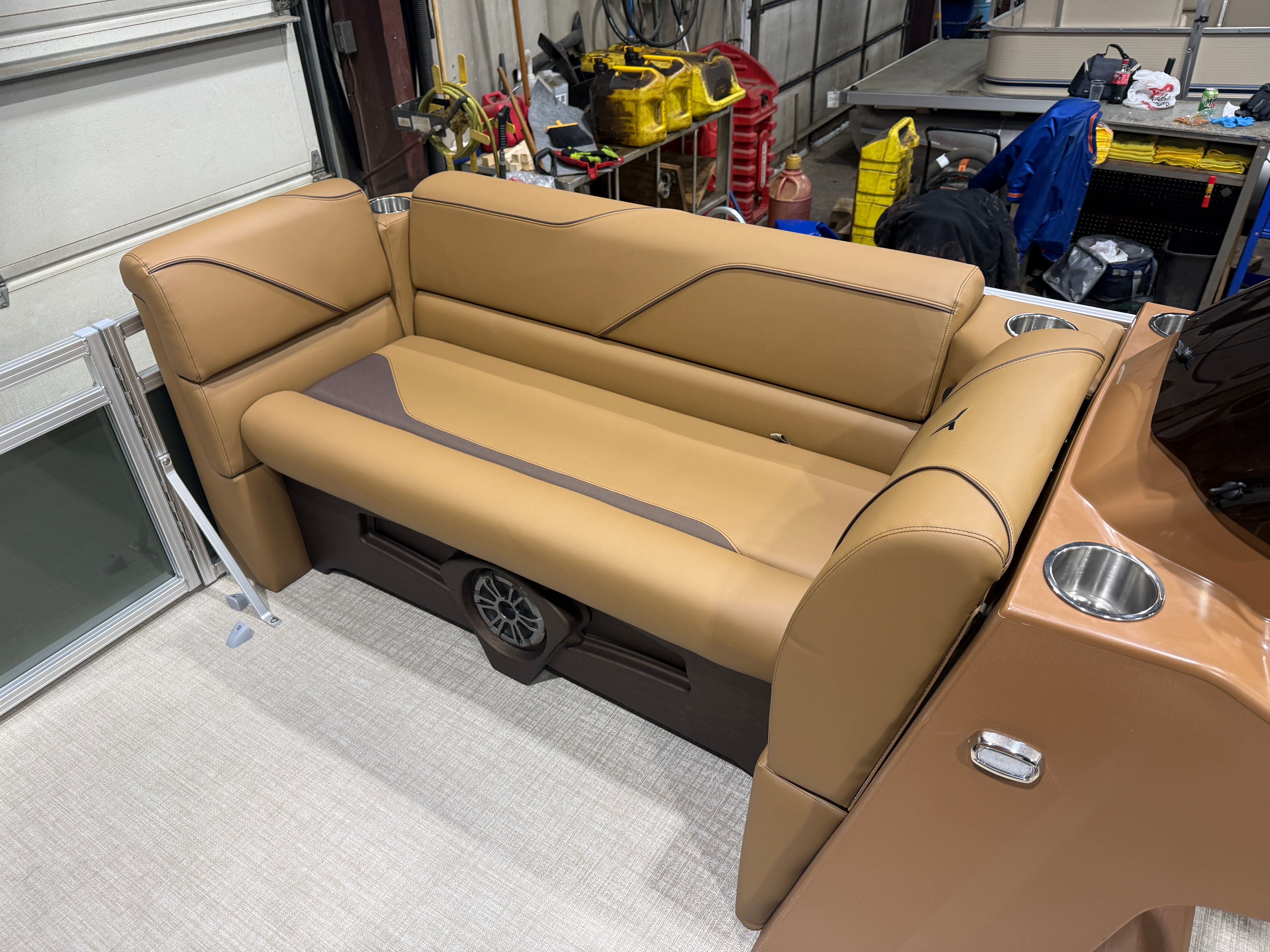2026 Tahoe Sport 2180 Quad Lounge & Honda 4-Stroke EFI - 26