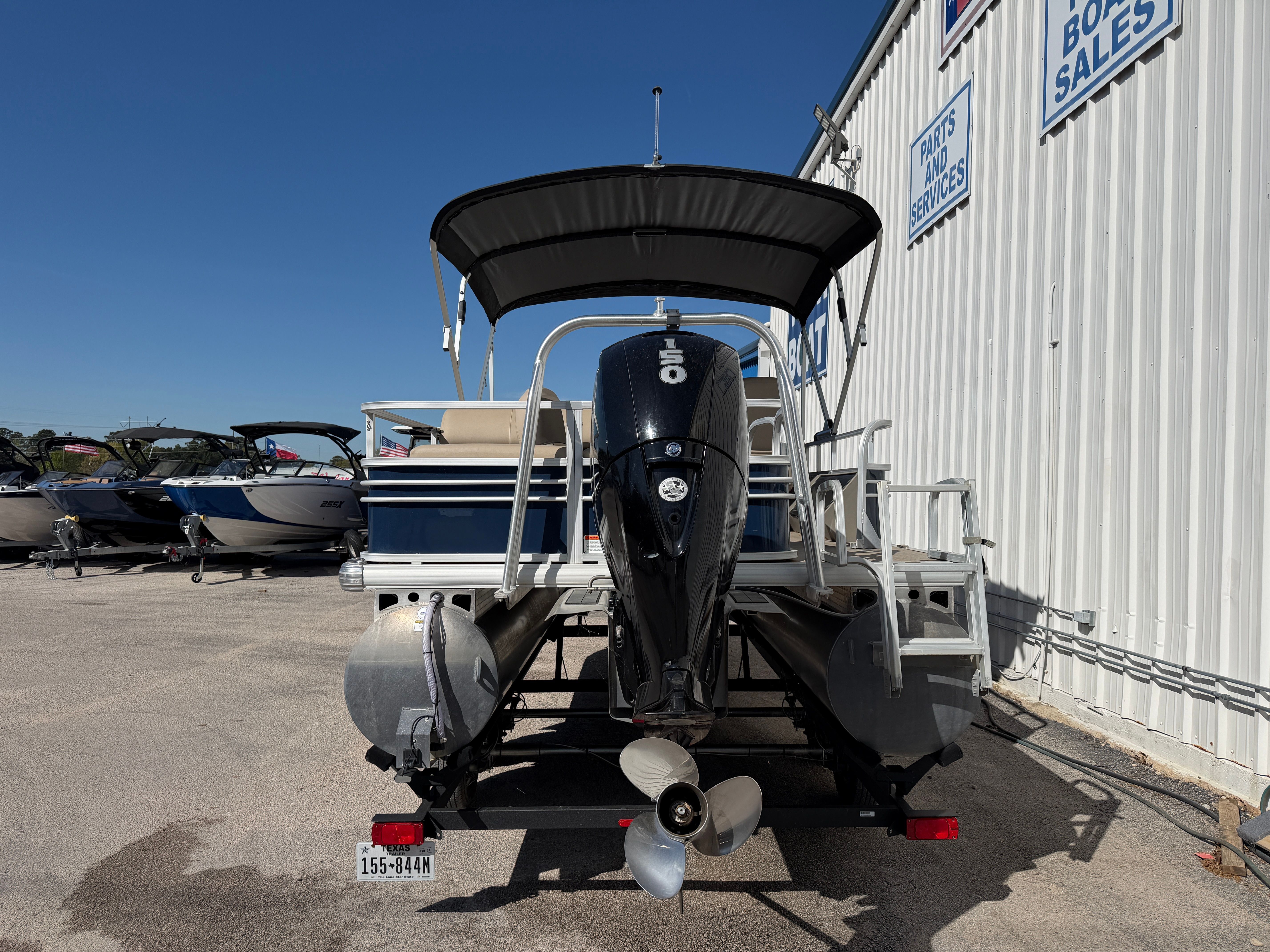 2022 SUN TRACKER SPORTFISH 22 DLX - Image 5