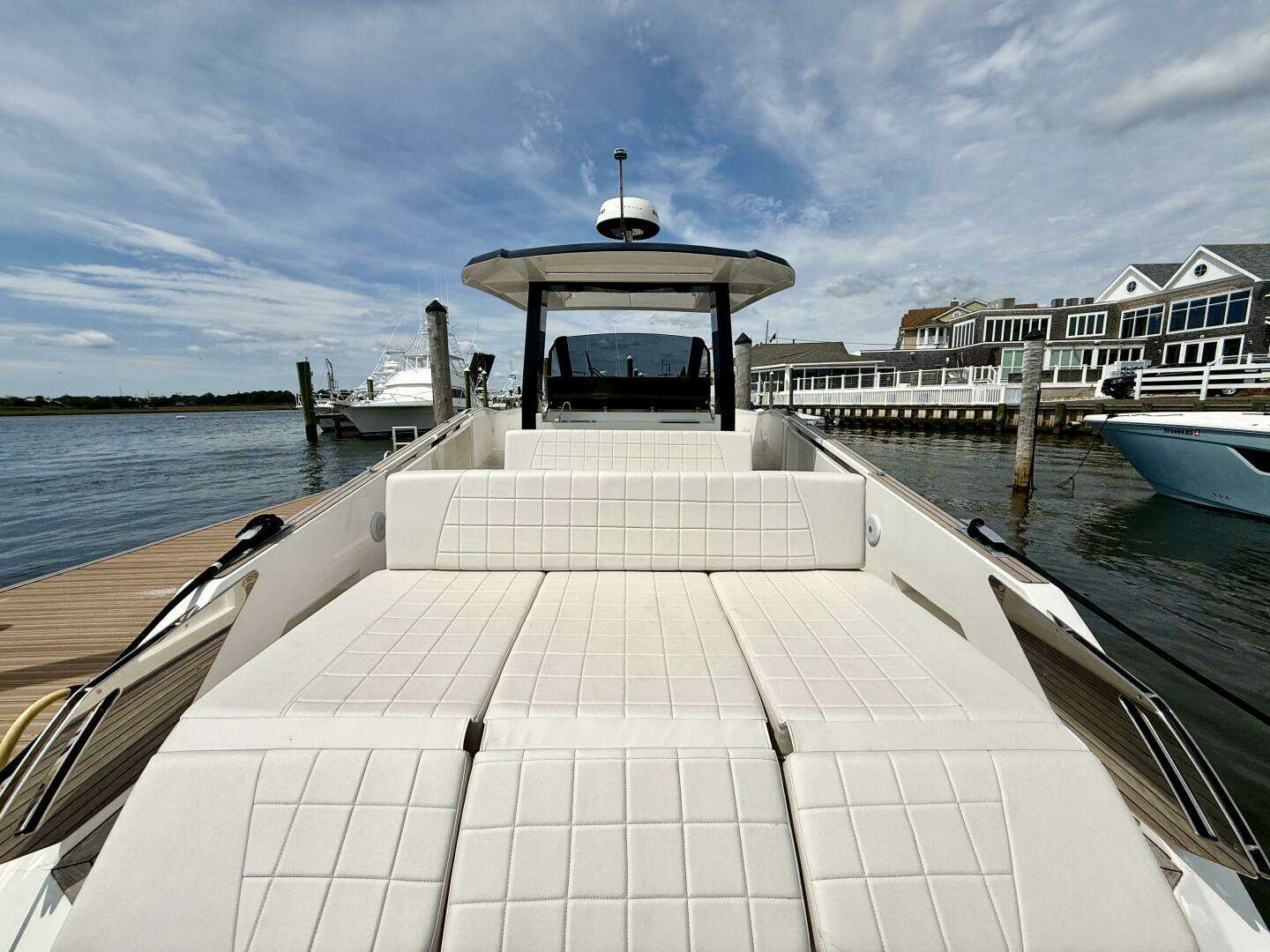 2023 Astondoa 377 Coupe Outboard - Image 13