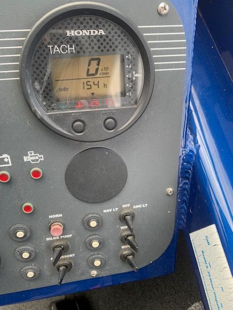 Honda tachometer on a 2013 Northwest Boats 196 Freedom.