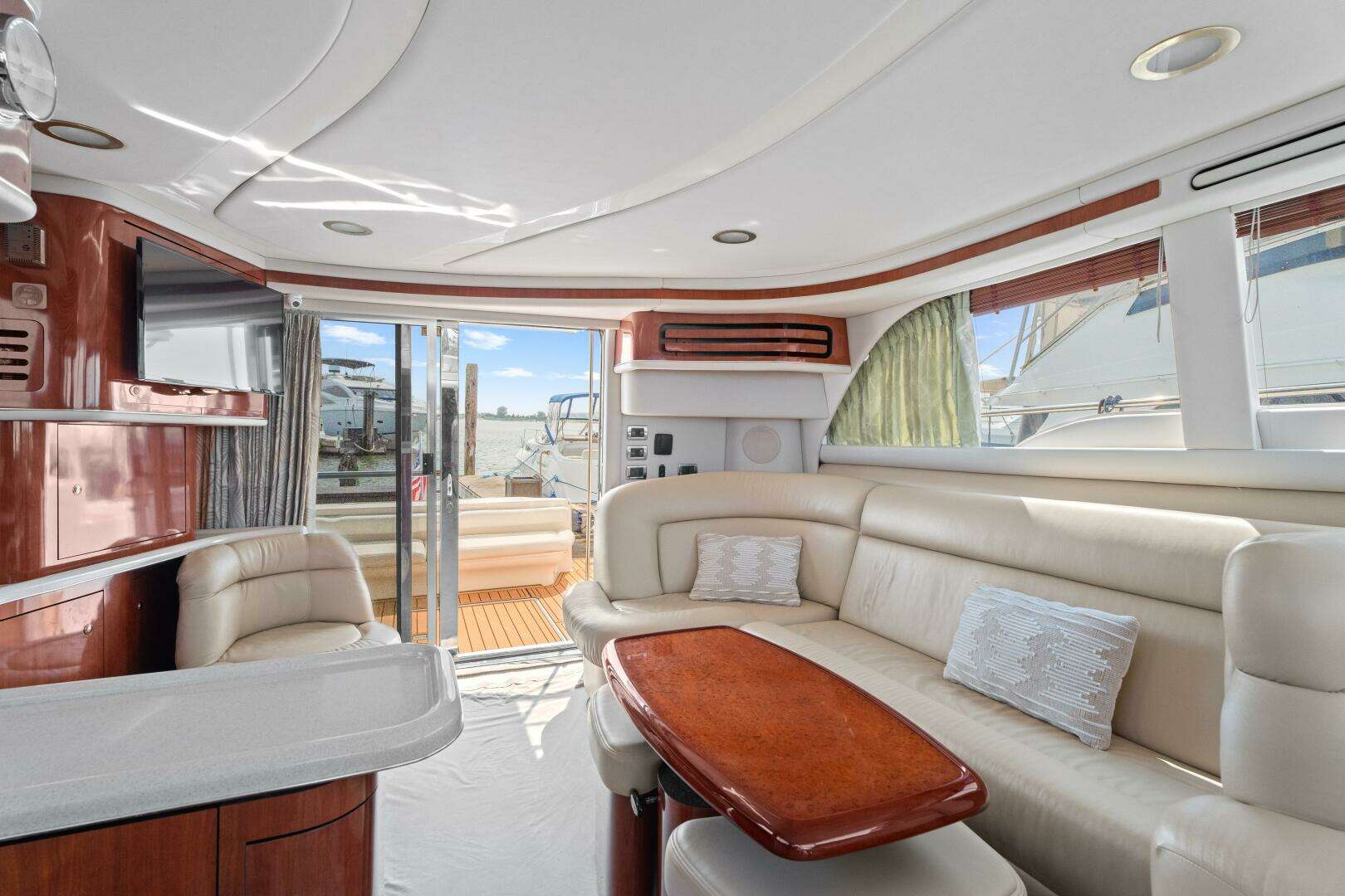 2003 Sea Ray 480 Sedan Bridge - Image 17