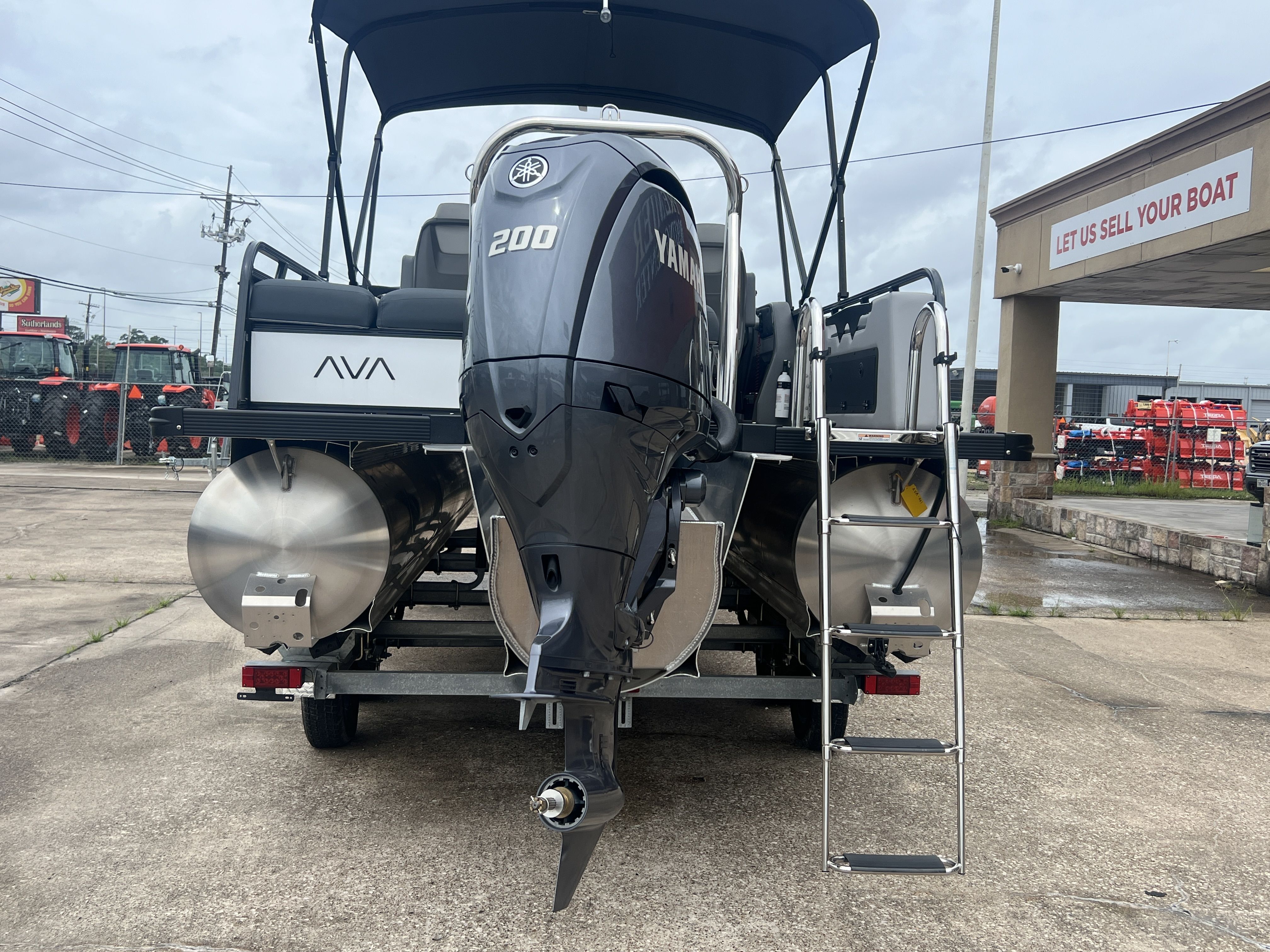 2025 Avalon LSZ Versatile Rear Bench - 23' - 8