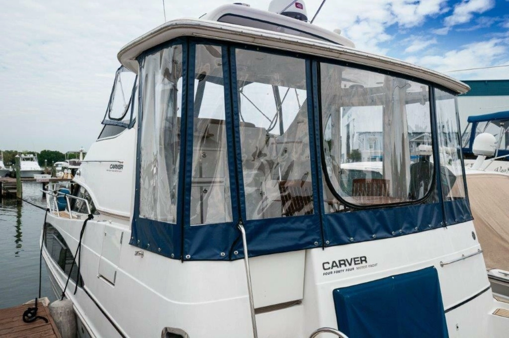 2002 Carver 444 Cockpit Motor Yacht - Image 28