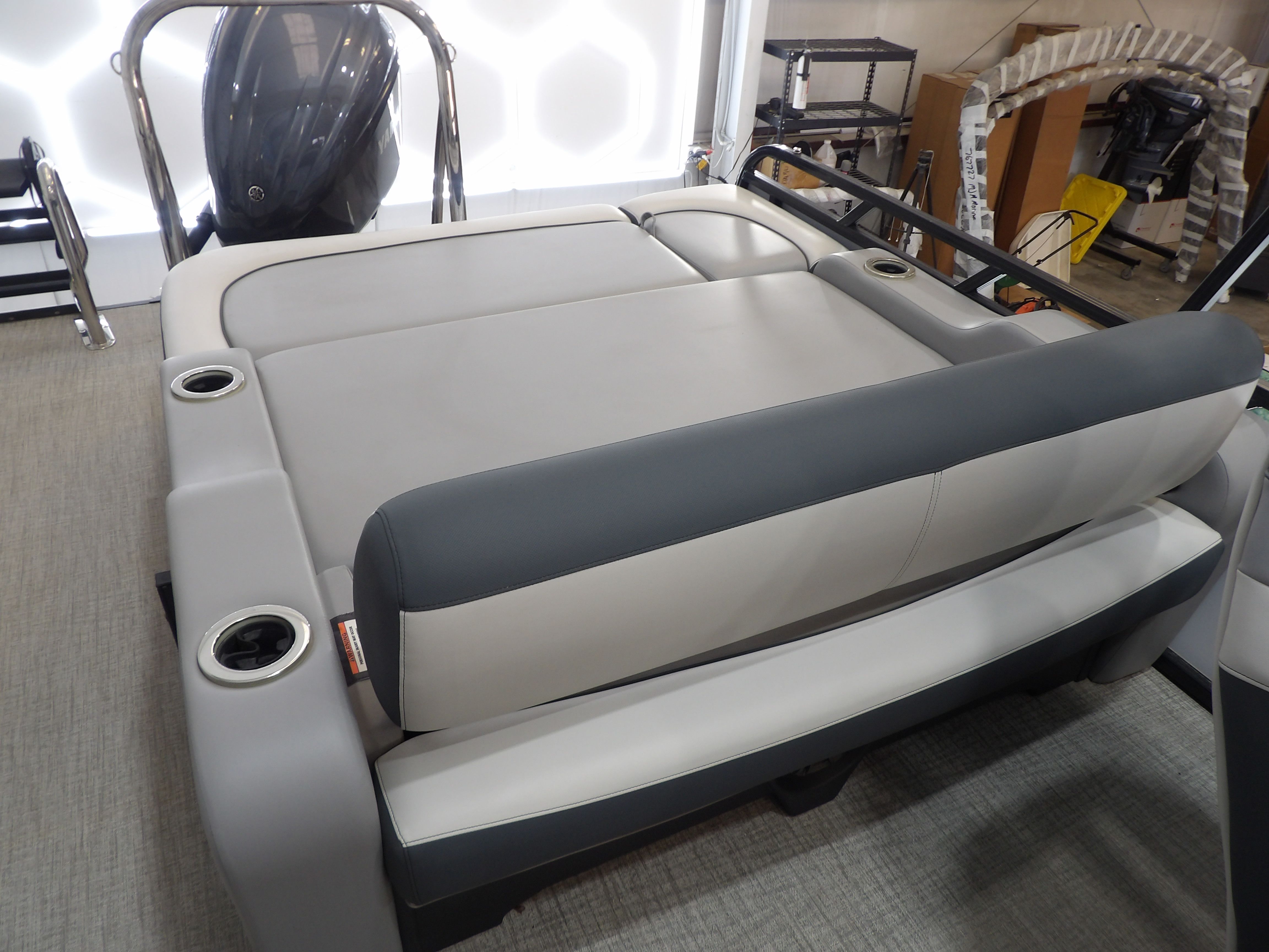 2025 Avalon LSZ Versatile Rear Bench - 23' - 22