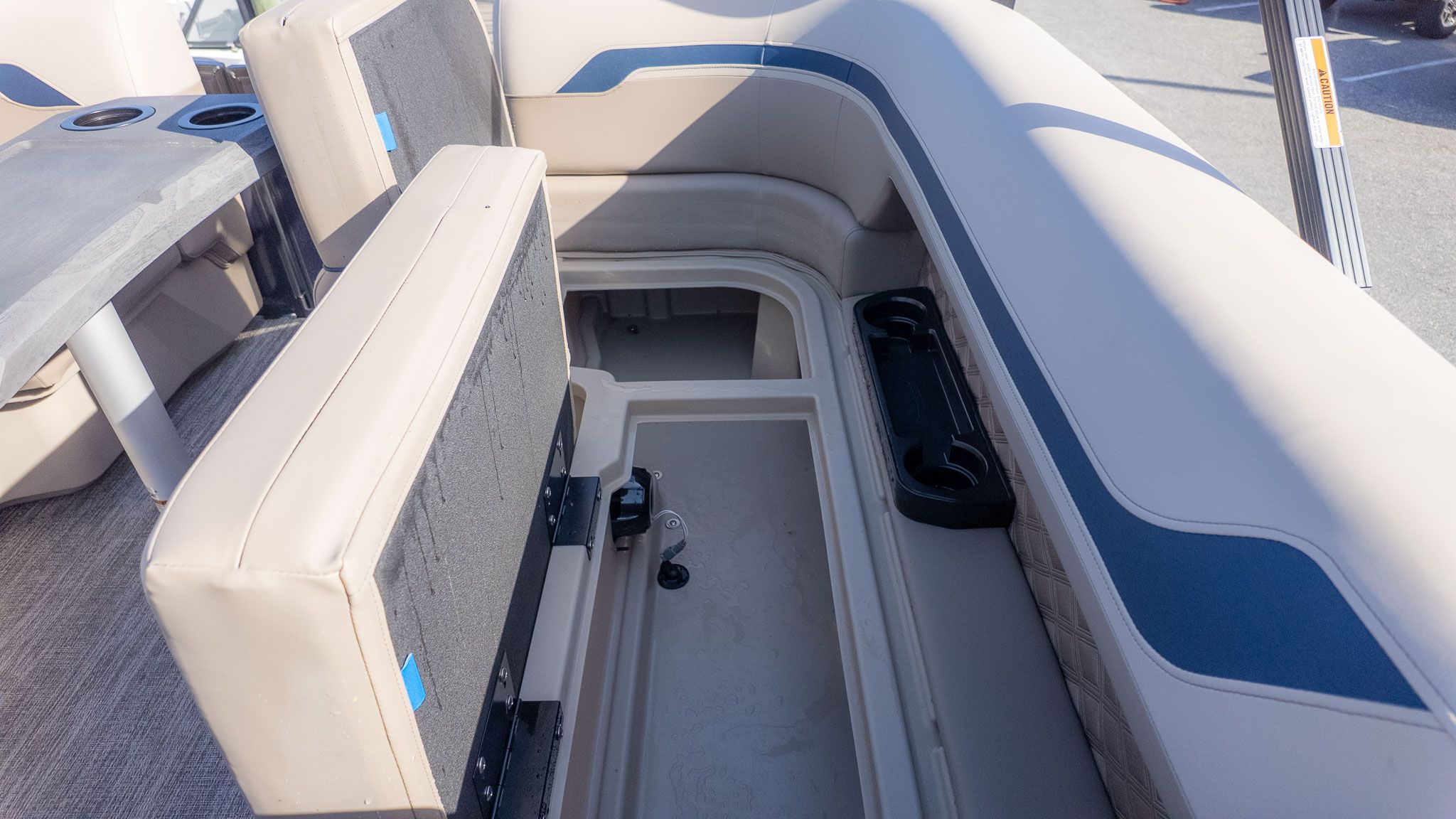 2026 Bennington 22 S STERN RADIUS - 15