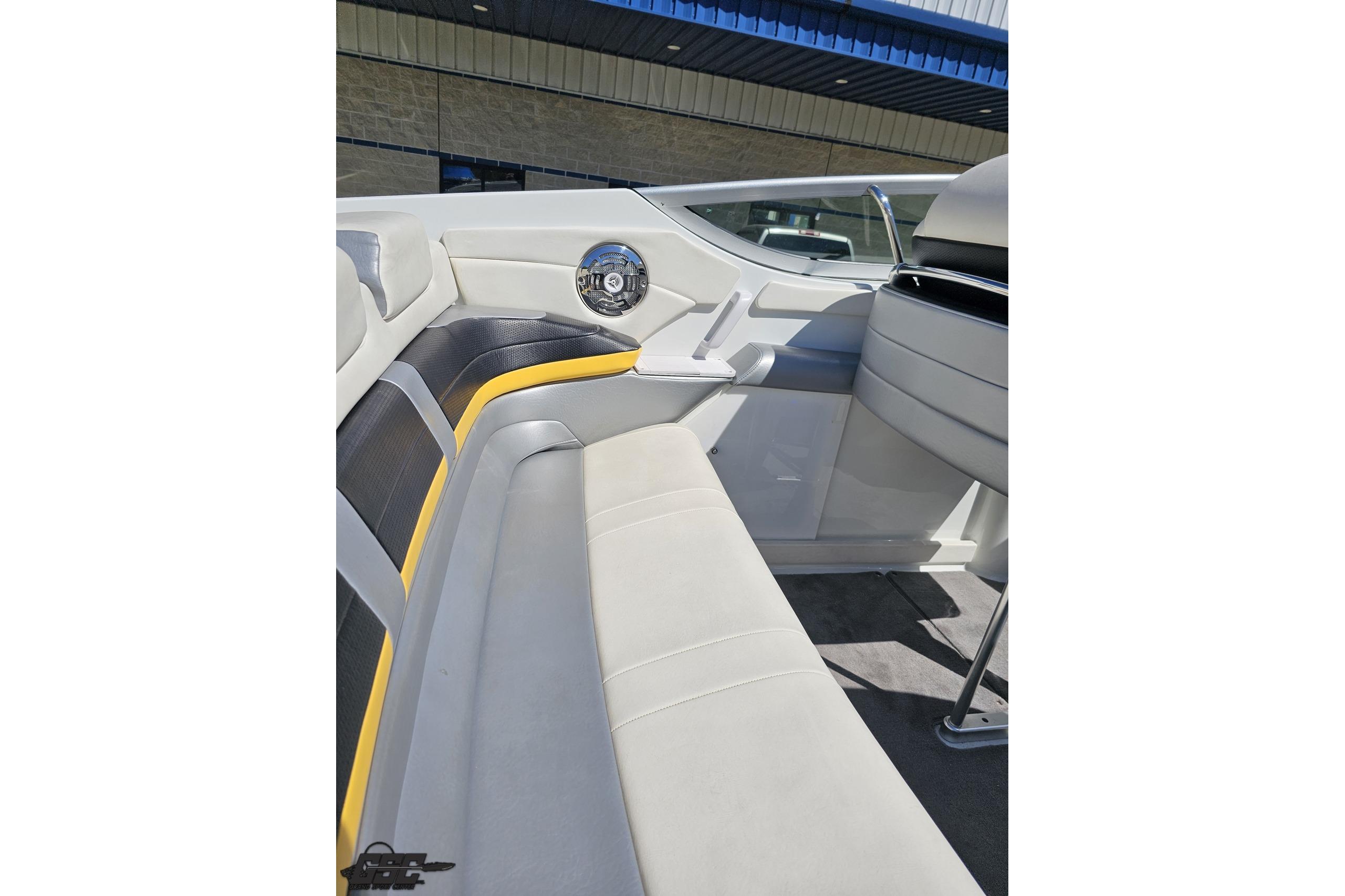2014 Formula 292 FASTech boat interior with sleek seating and modern design.