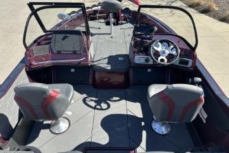 2026 Nitro ZV20 Pro boat interior with dual seats and steering console.
