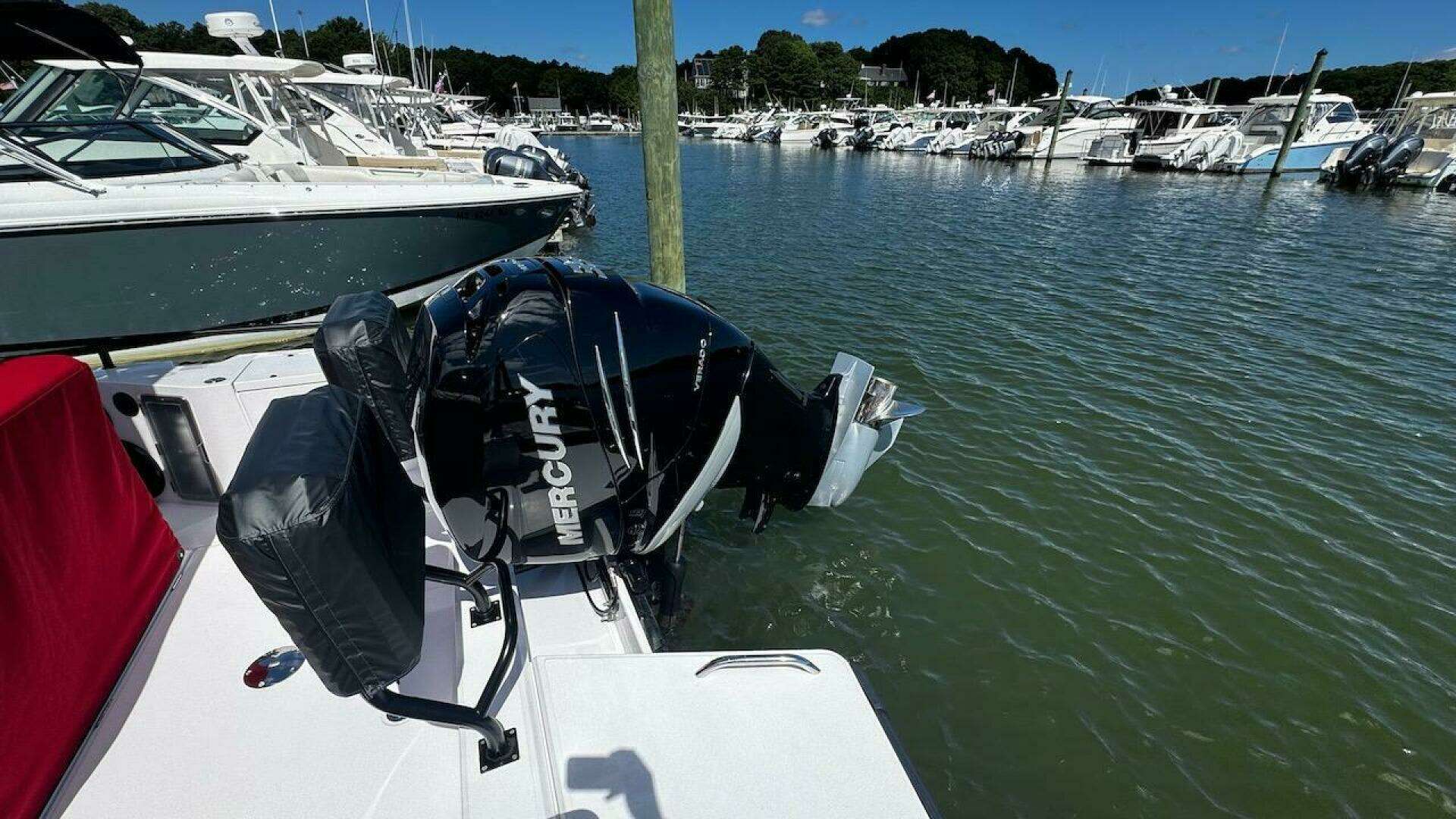 2022 Axopar 28 T-Top - Image 4