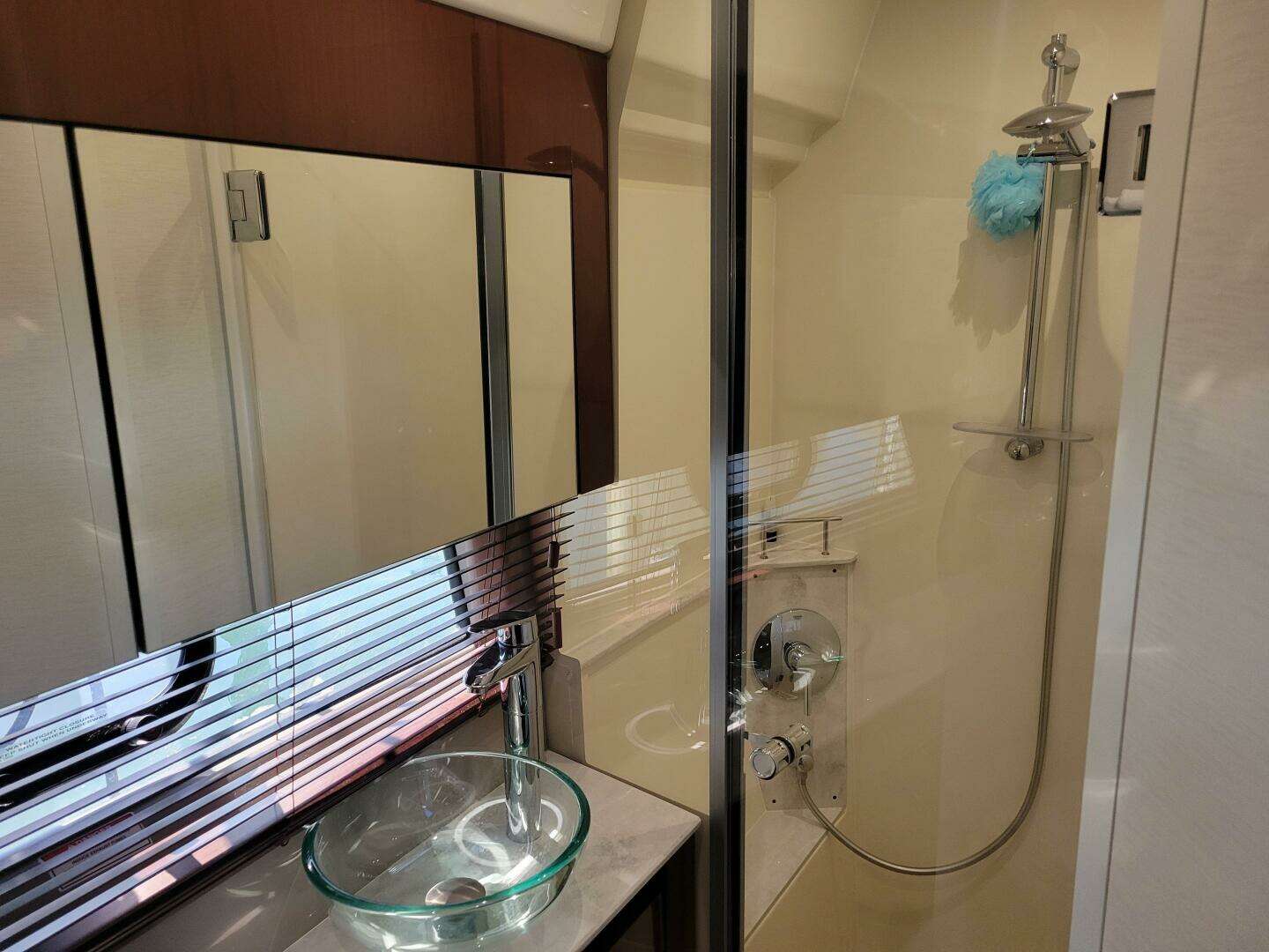 2017 Sea Ray Sundancer 460 - Image 22