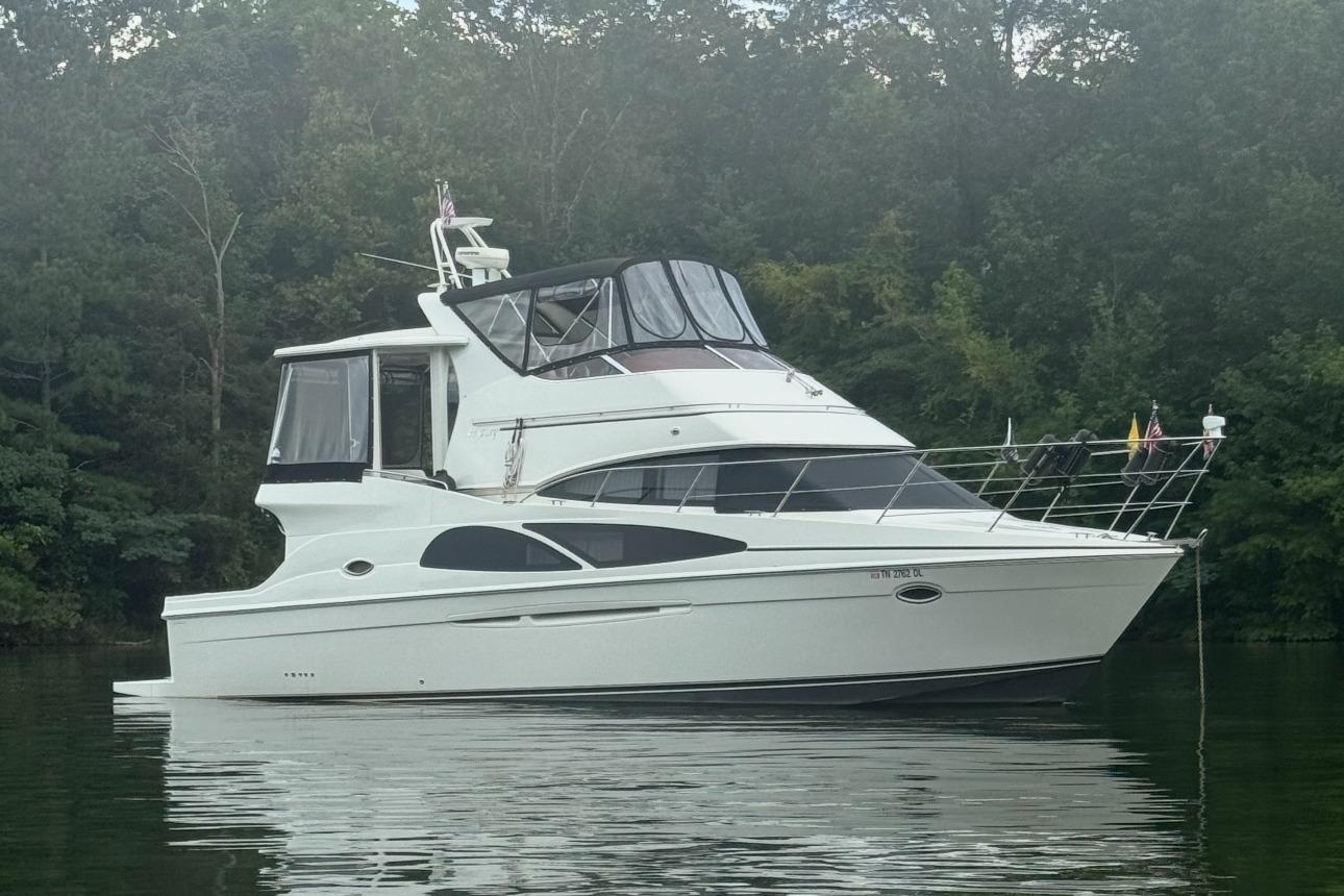 2005 Carver 41 Cockpit Motor Yacht