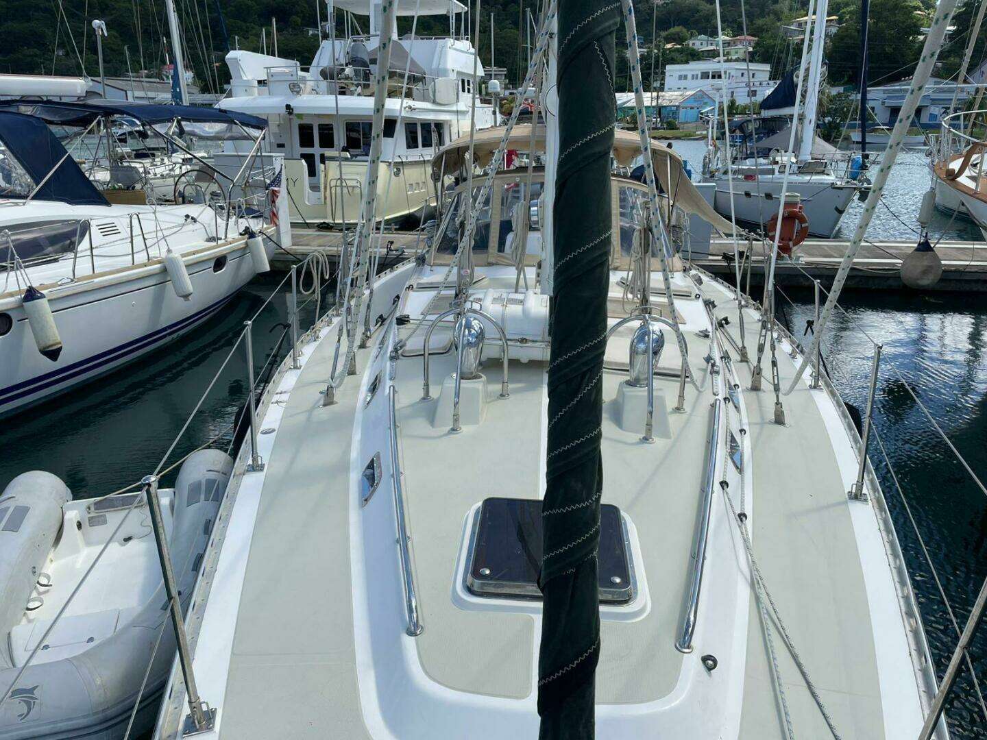 2001 Hylas 49 - Image 18