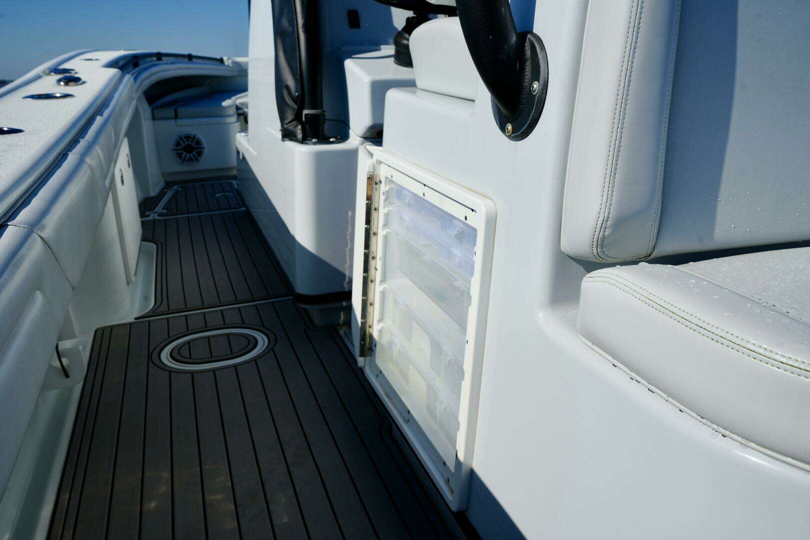 2023 Yellowfin 32 Offshore - Image 29