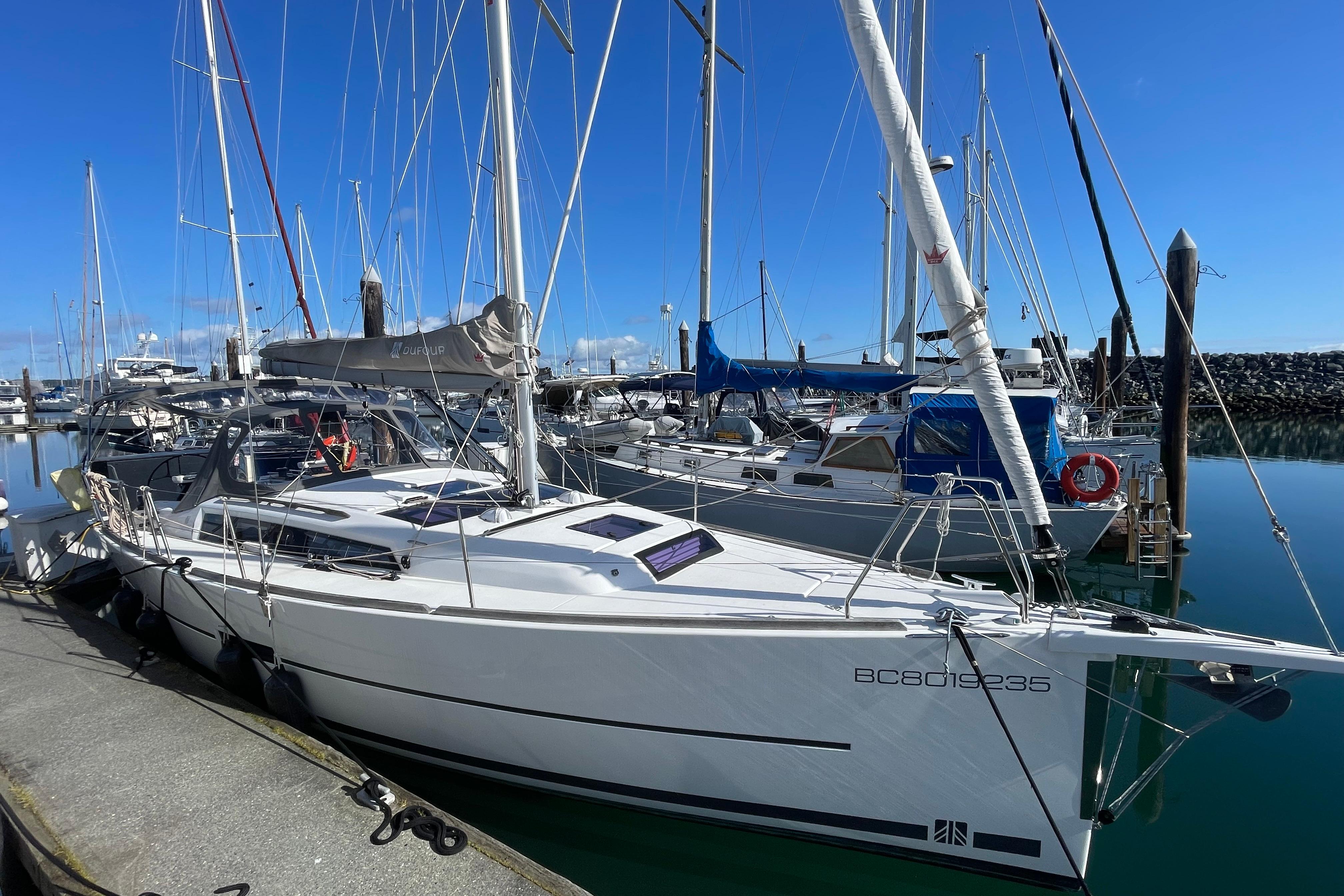 2022 Dufour 360