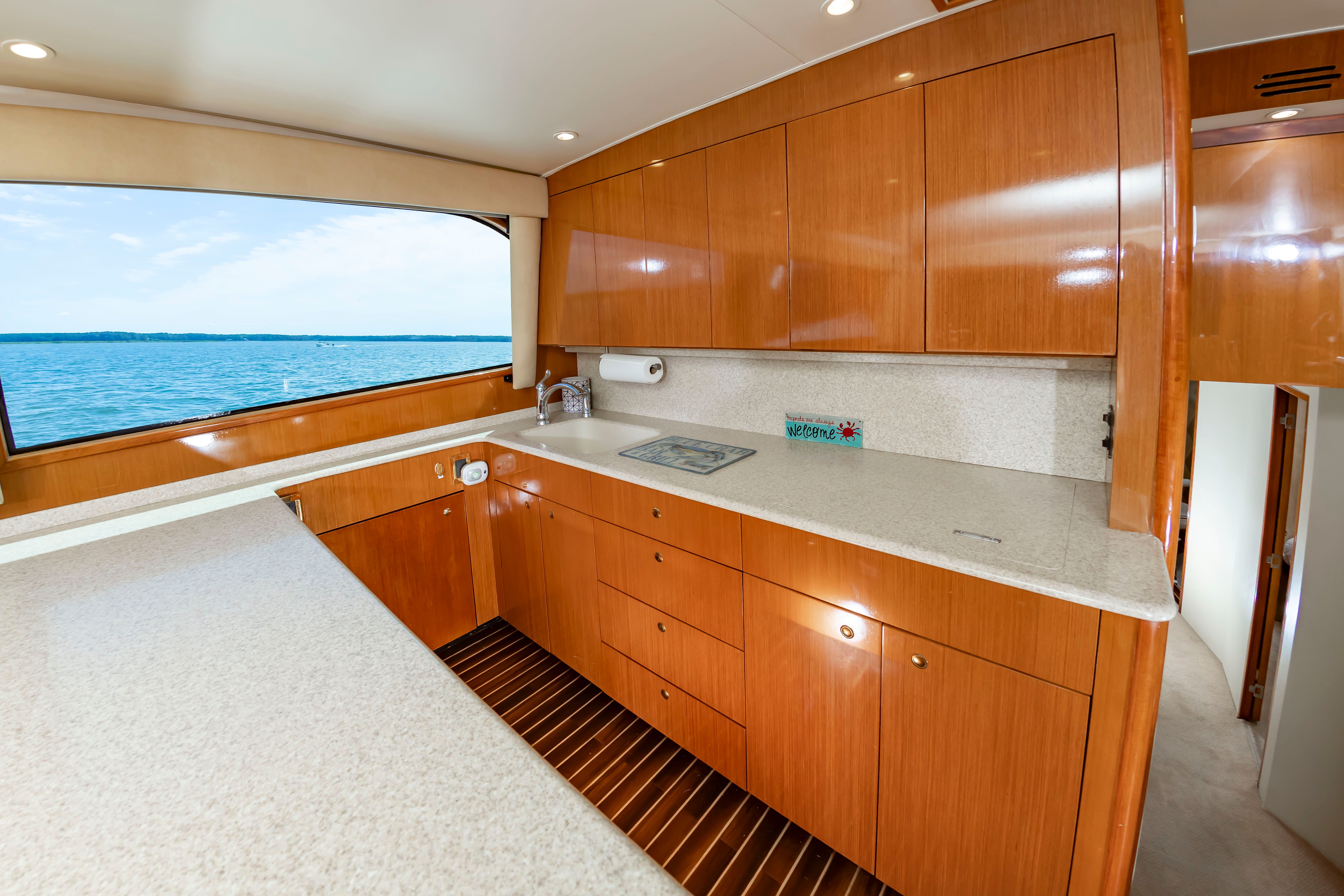 1999 Viking 55 Convertible - 34
