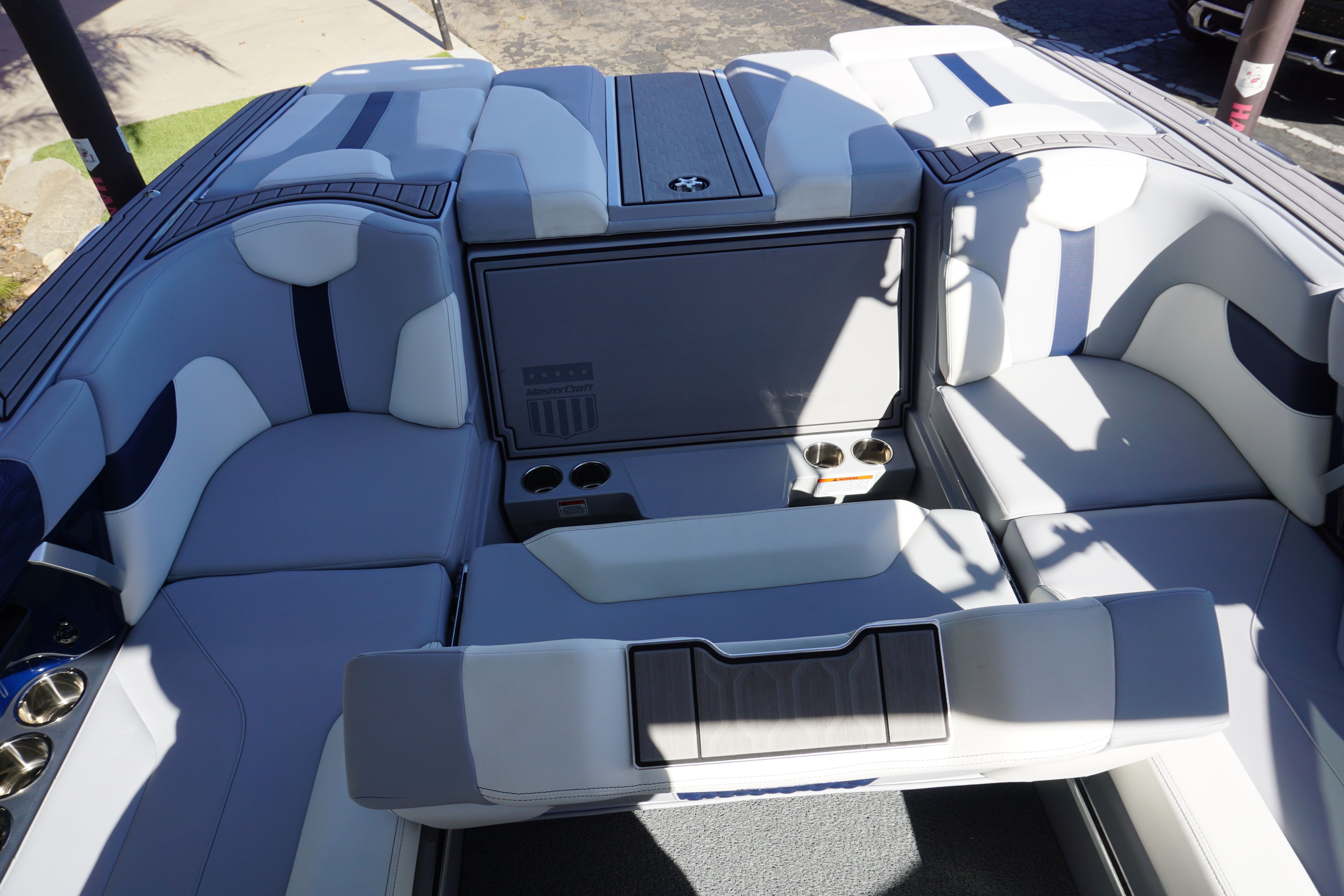 2023 MasterCraft XT22 T - 11