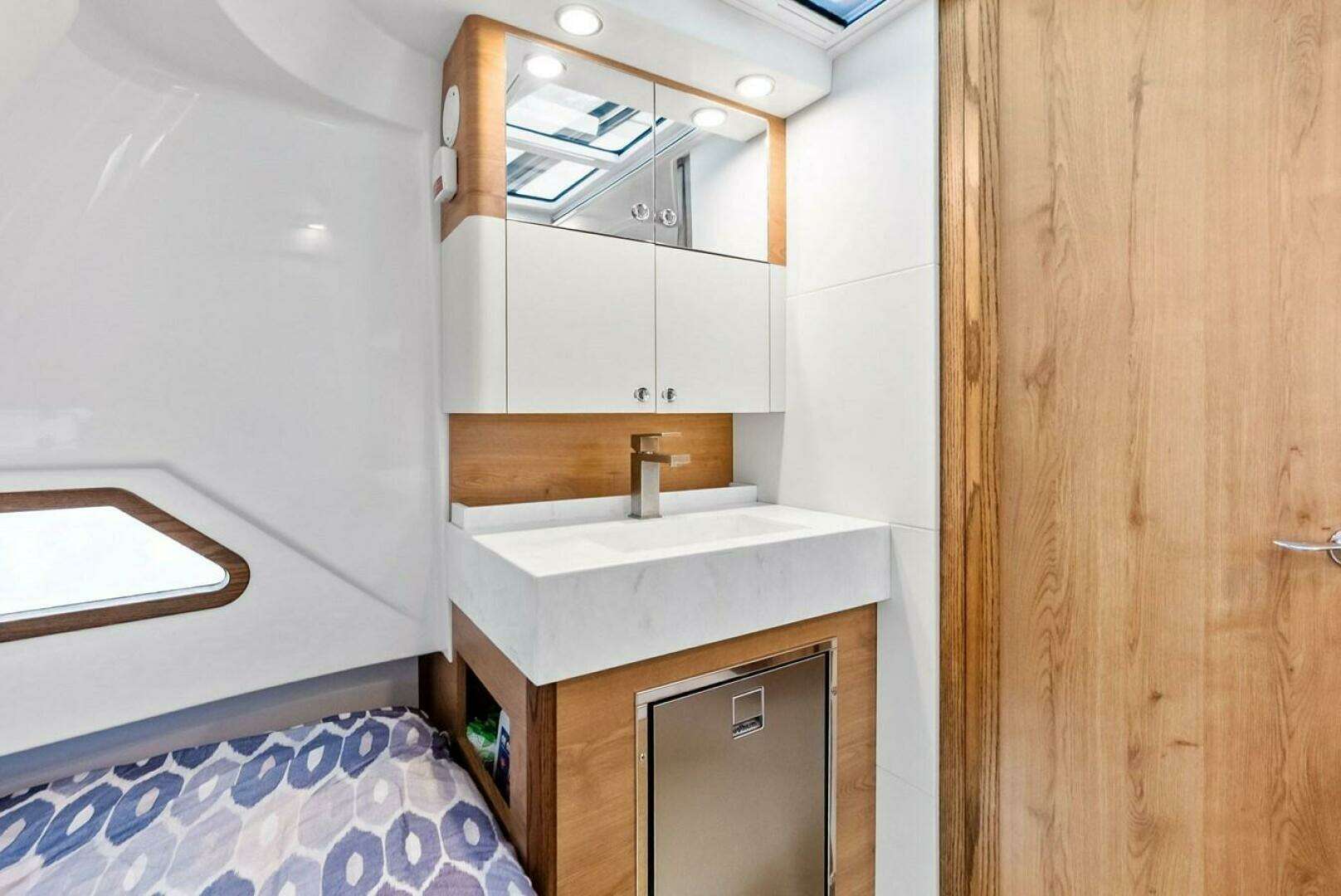 2022 Bertram — - Image 31