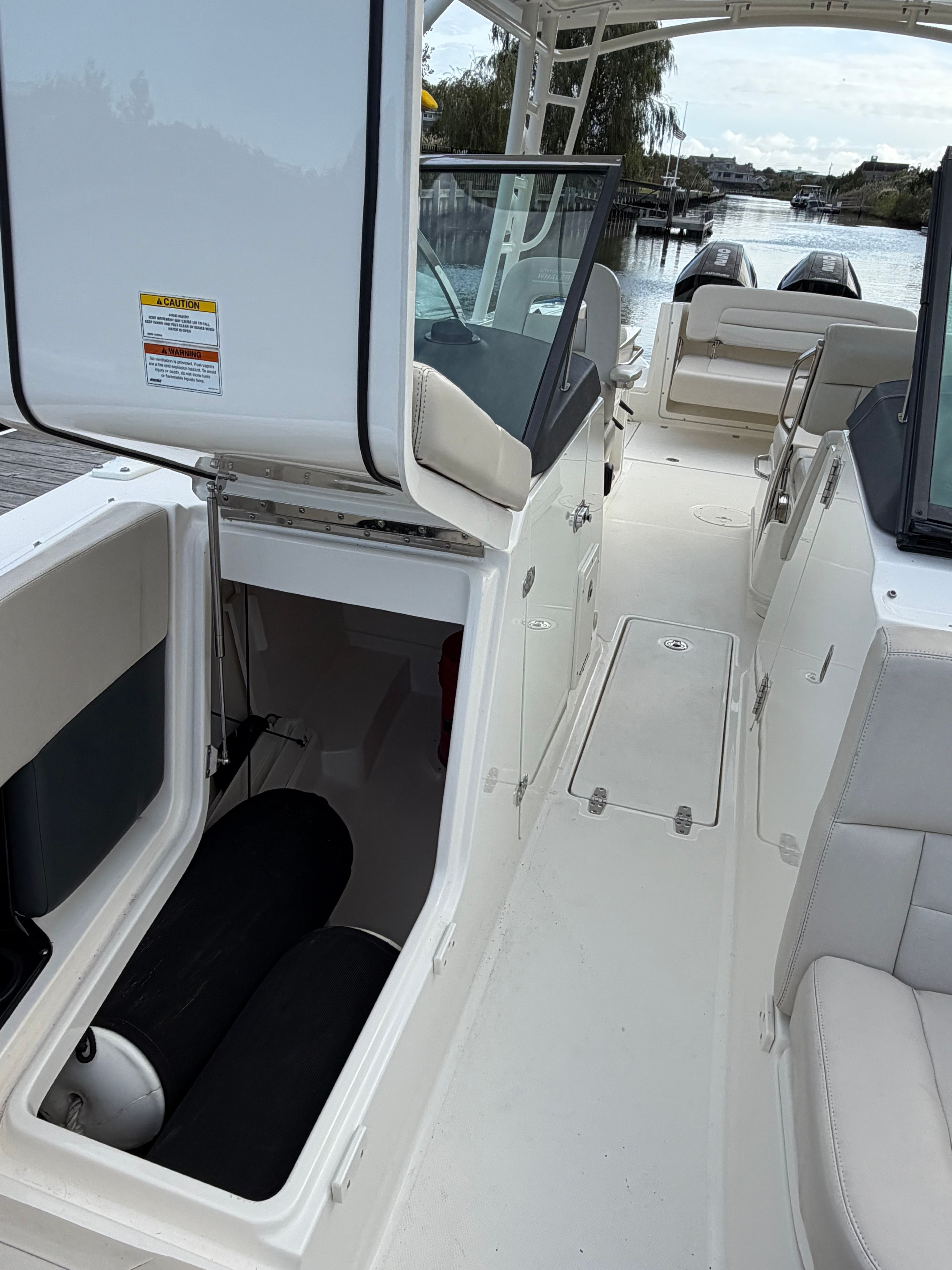 2019 Boston Whaler 270 Vantage - 18