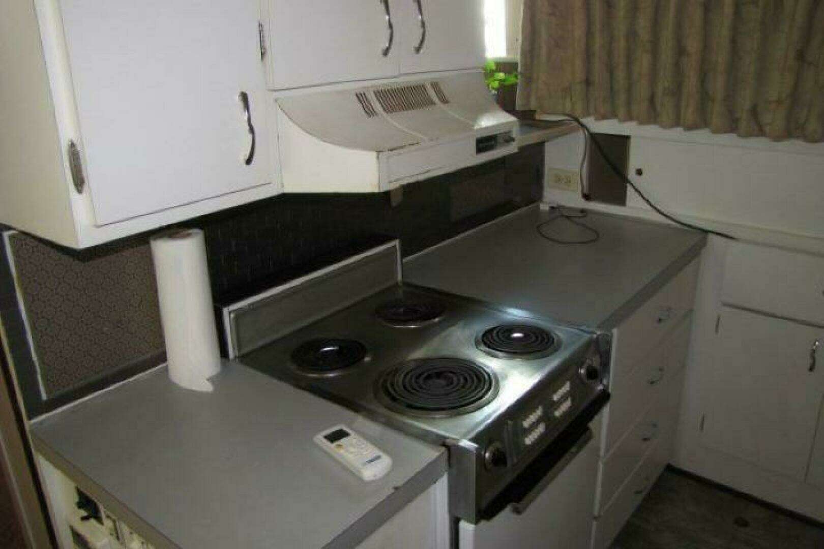 1973 Chris-Craft 55 Commander - Image 31