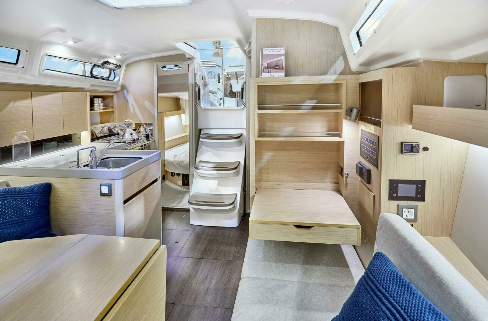 2025 Beneteau Oceanis 34.1 - Image 8