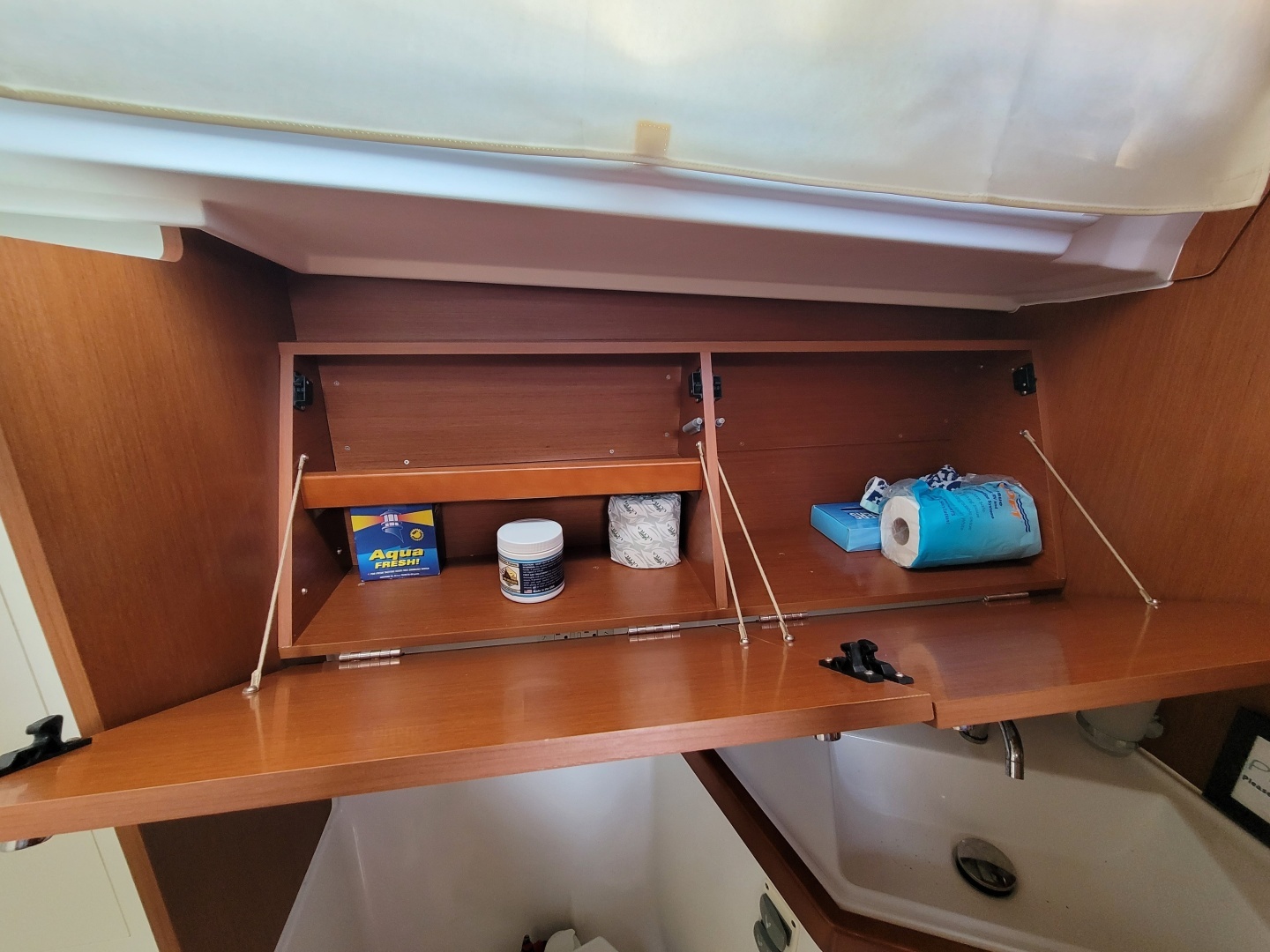 2015 Beneteau Oceanis 45 - Image 29