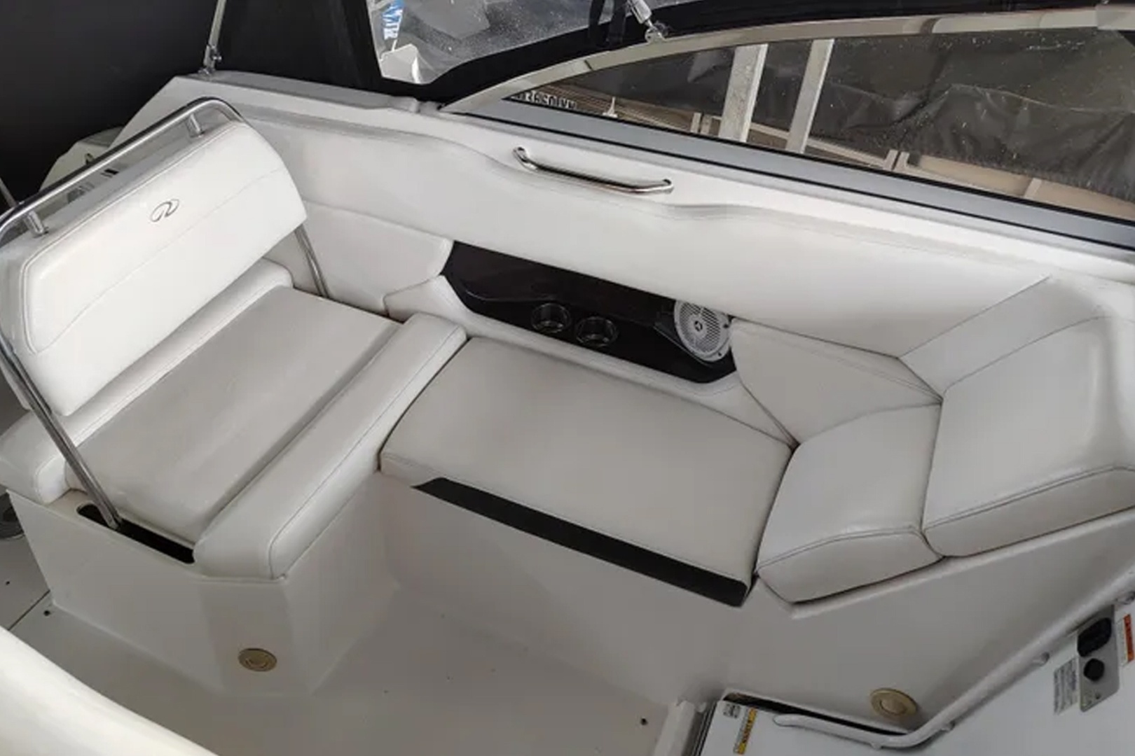 2008 Regal 2565 Window Express - Image 12