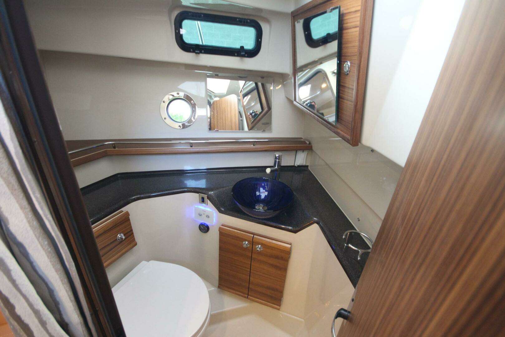 2025 Ranger Tugs R-29 Command Bridge Luxury Edition - Image 50