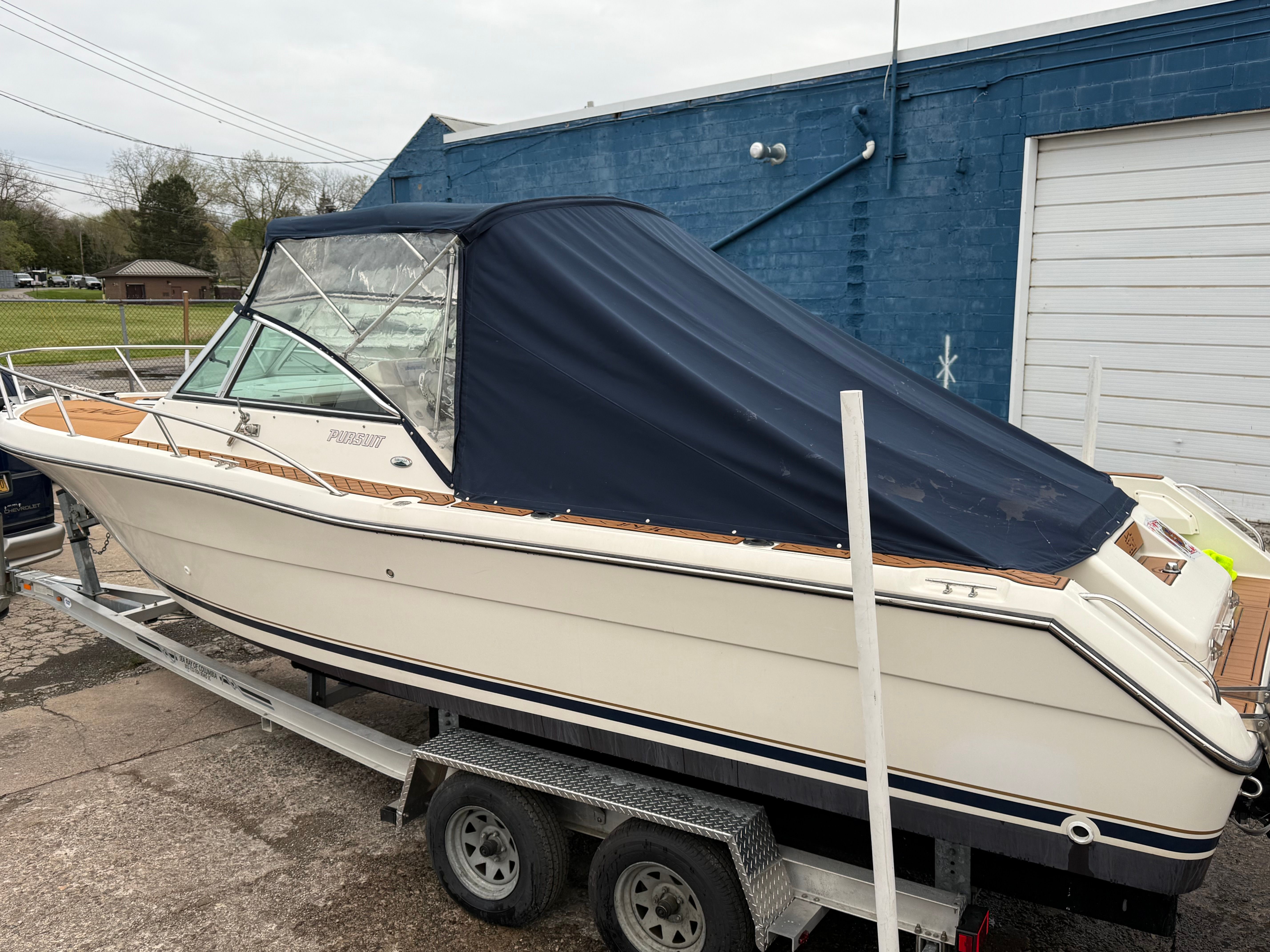 2002 Pursuit 2460 Denali - 12