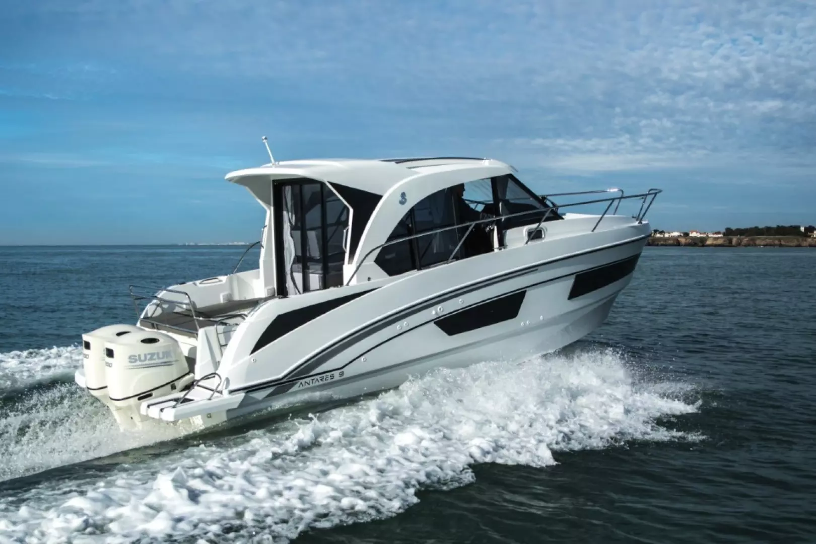 2025 Beneteau Antares 9 - Image 9