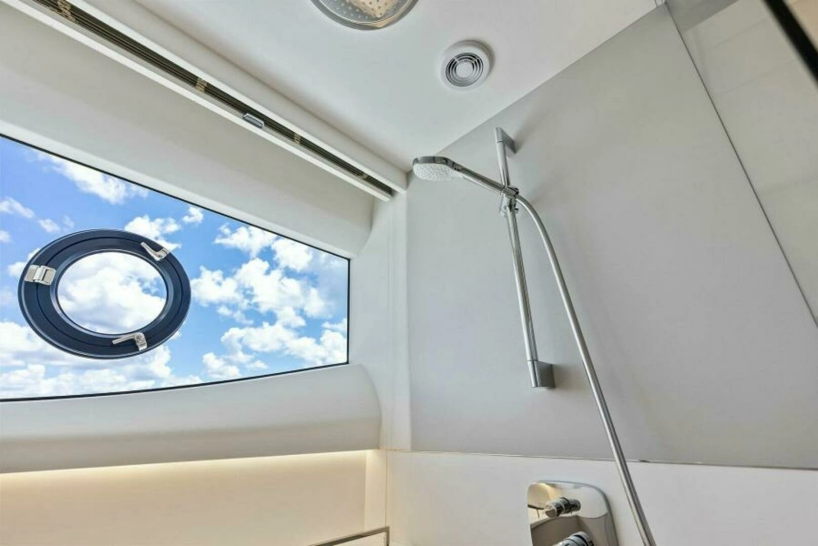 2024 Princess Y72 Motor Yacht - Image 35