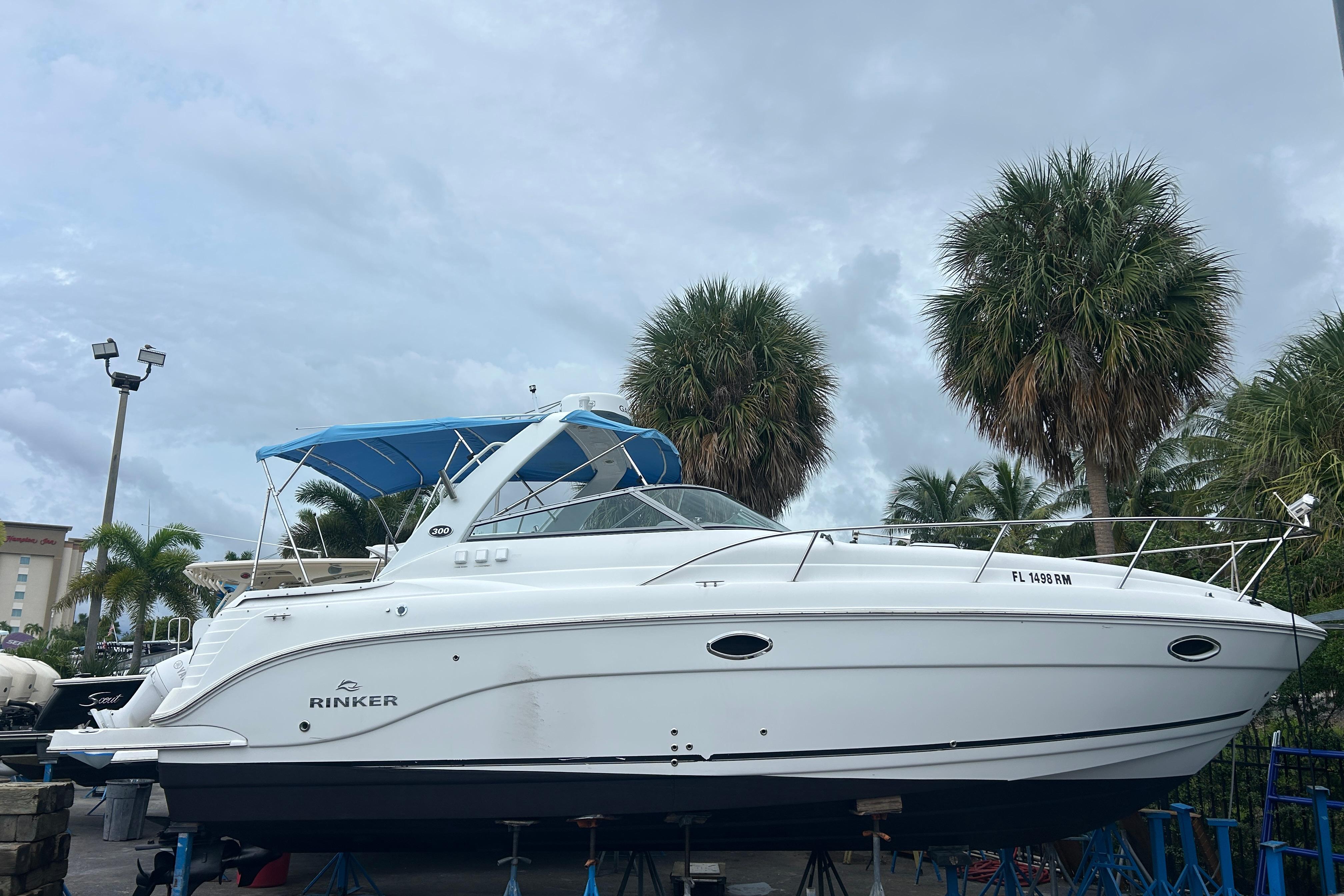 2007 Rinker Fiesta Vee 300