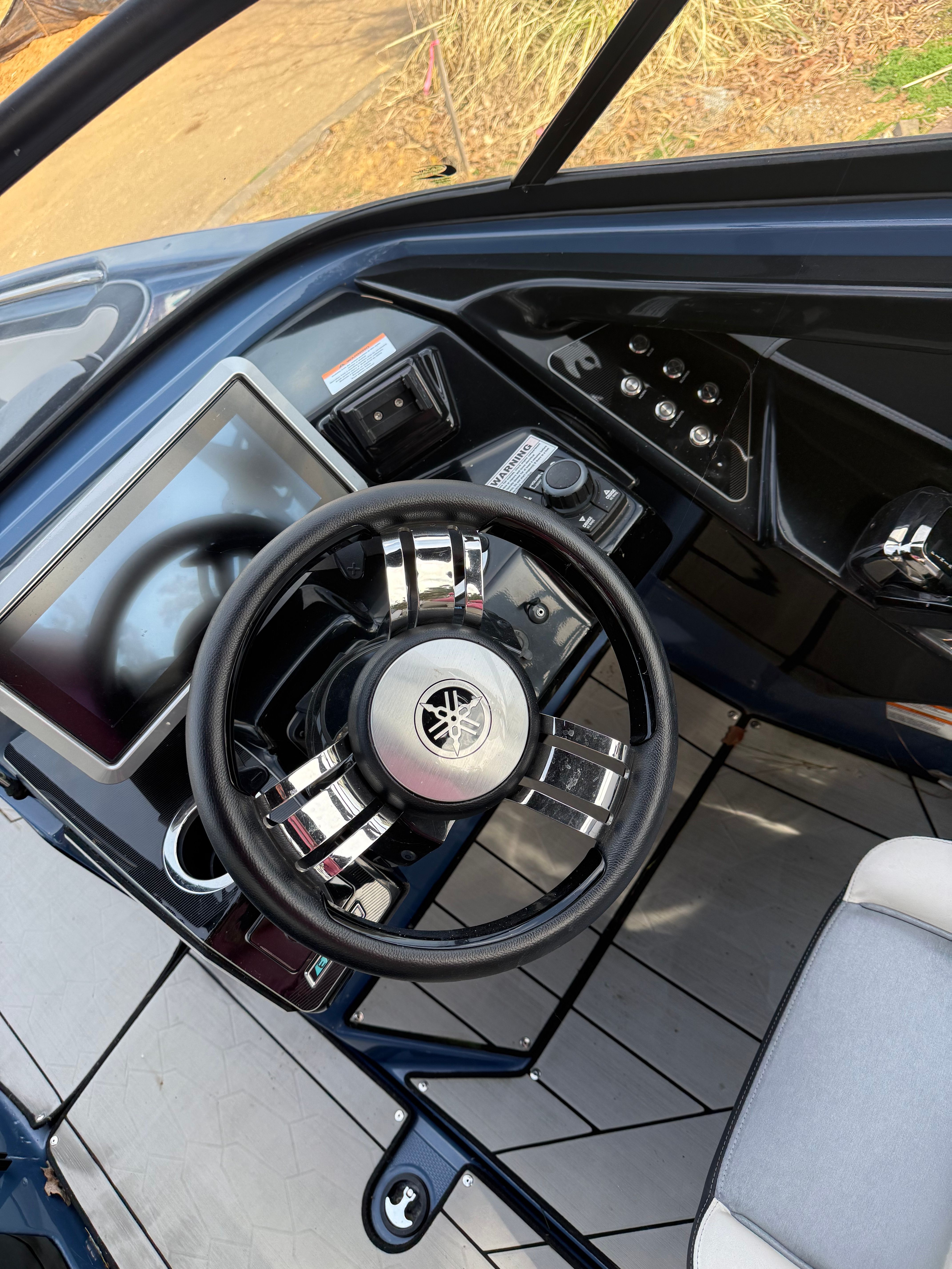 2023 Yamaha Boats 255XD - 2