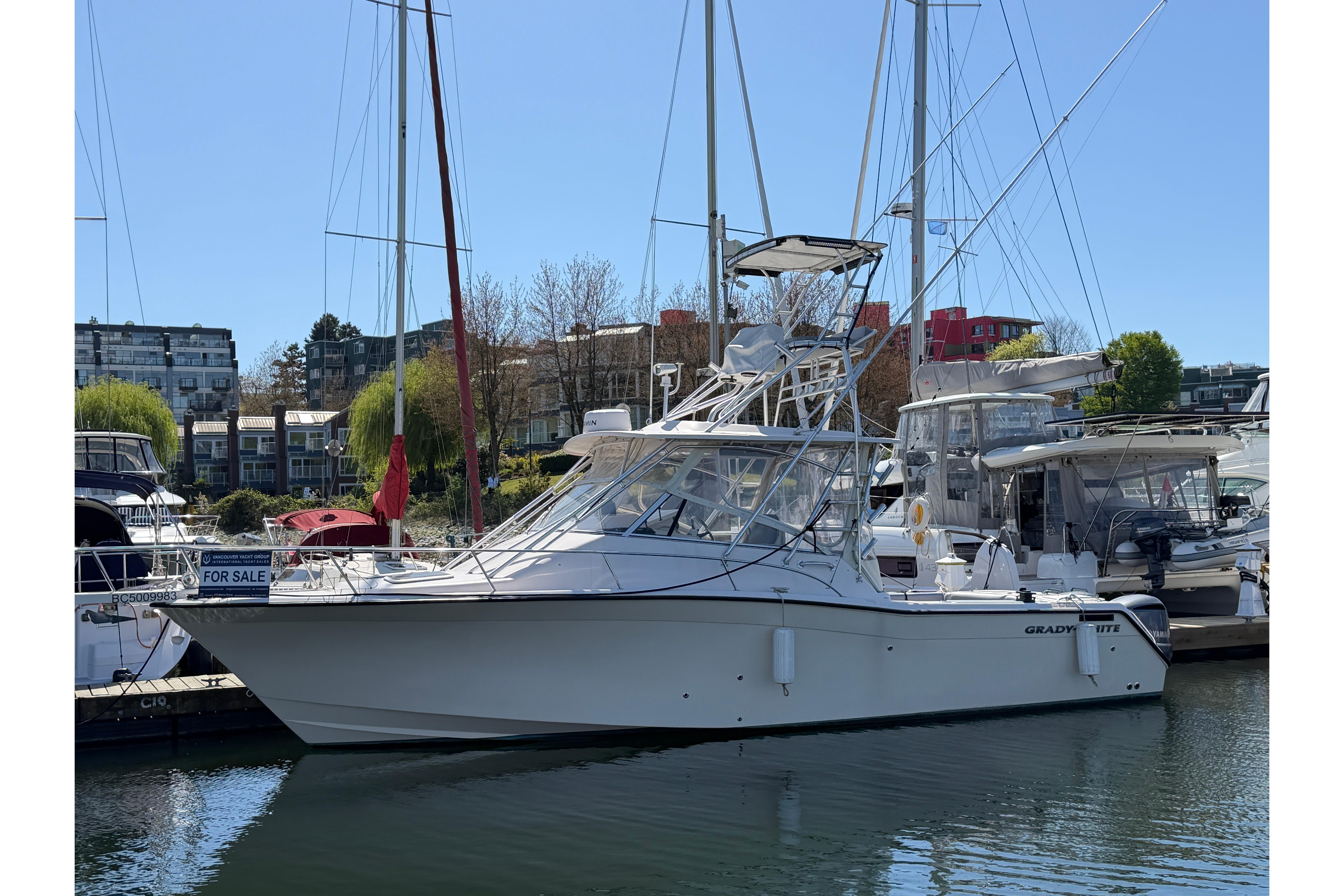 2004 Grady-White Express 330