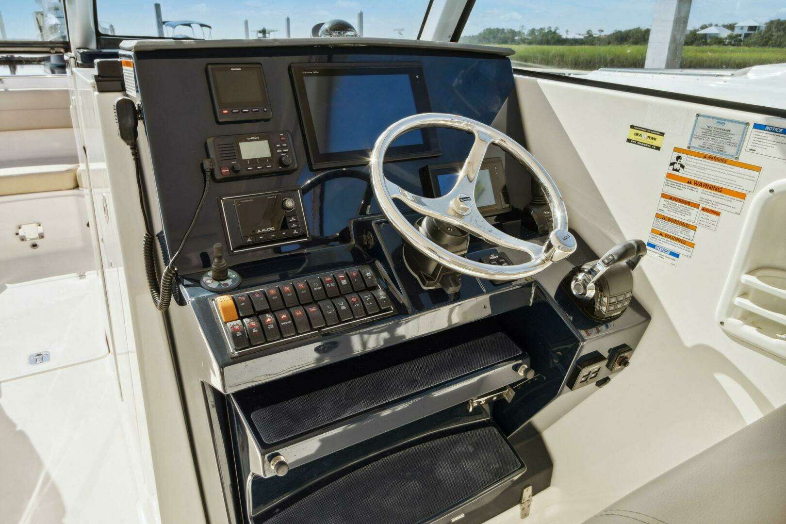 2018 Pursuit 325 DC - Image 19