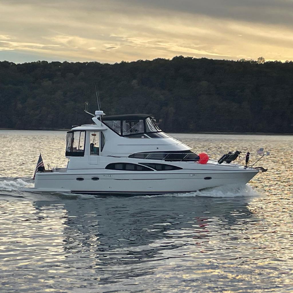 2005 Carver 444 Cockpit Motor Yacht