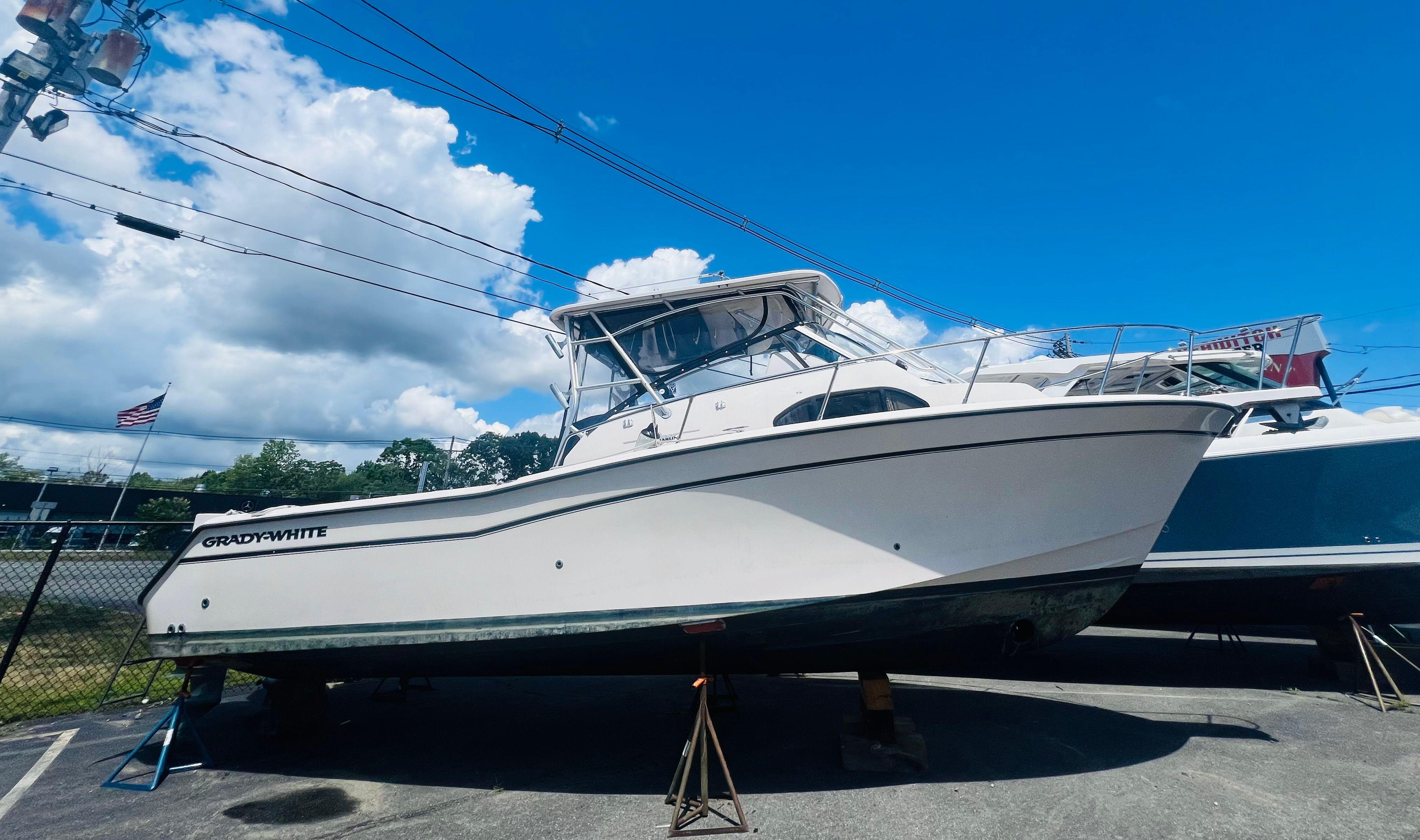 2005 Grady-White Marlin 300