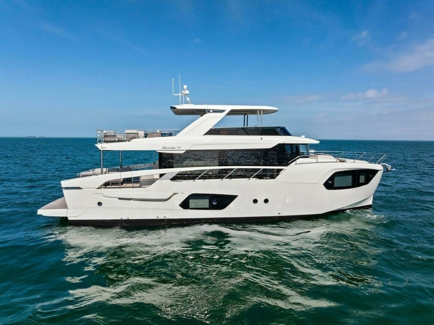 2026 Absolute 70 Navetta - Image 79