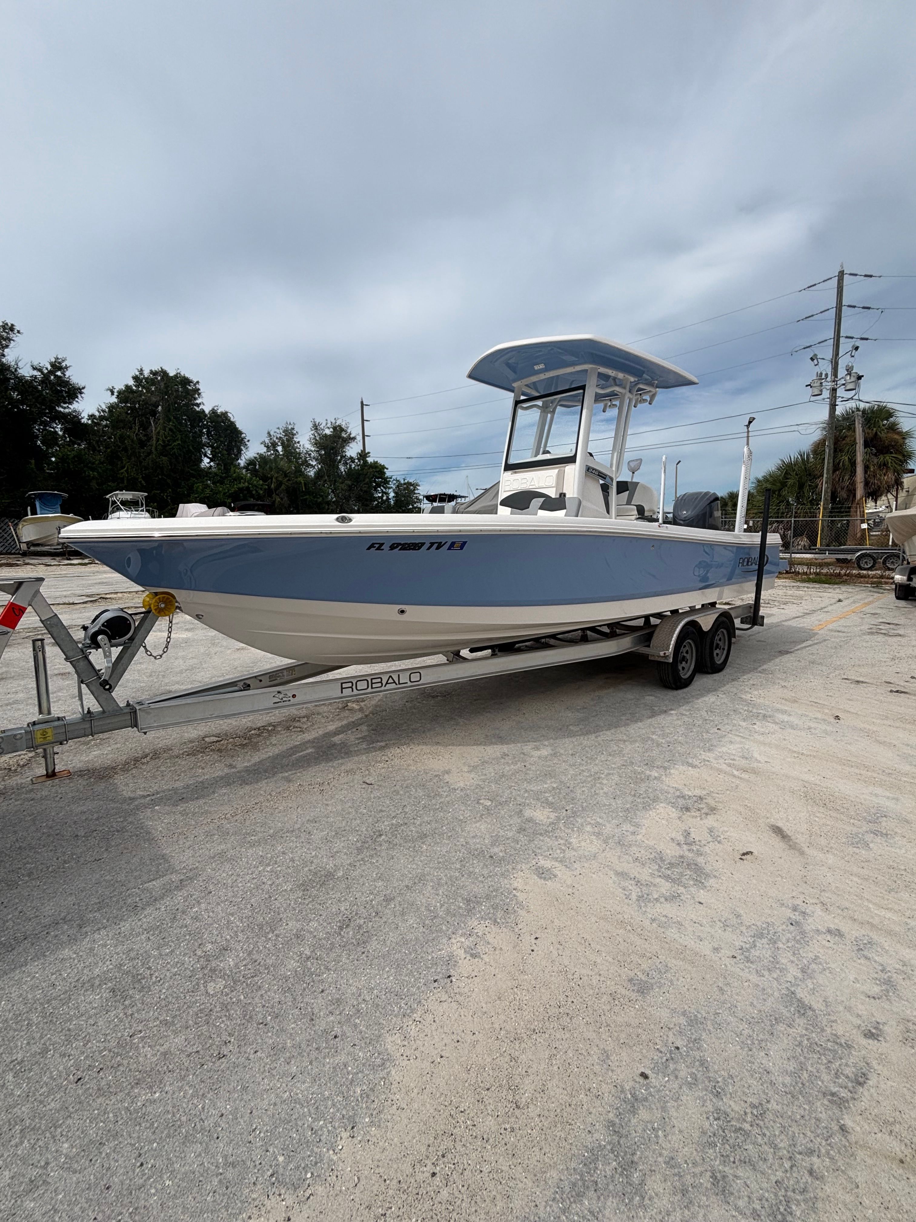 2024 Robalo CAYMAN - 10