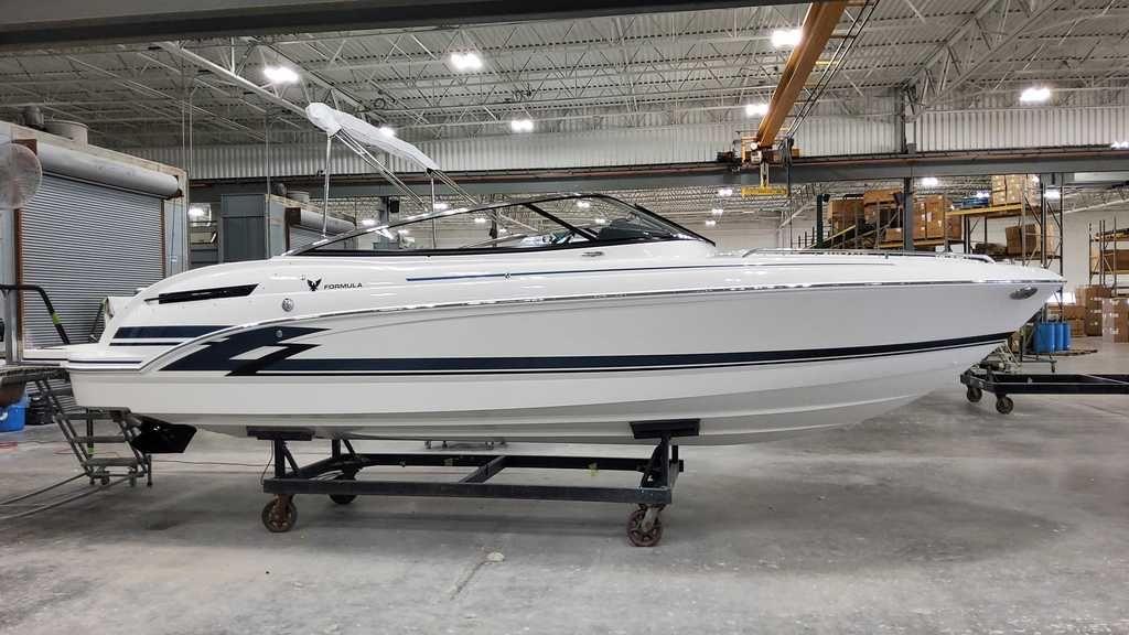 2025 Formula 240 Bowrider