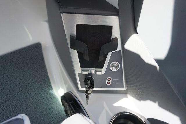 2025 MasterCraft X24 Supercharged 6.2L - 9K Rebate Eligible - 29