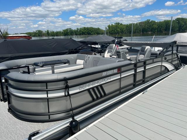 2022 Bennington L Quad Bench 25 LFB Tritoon - 3