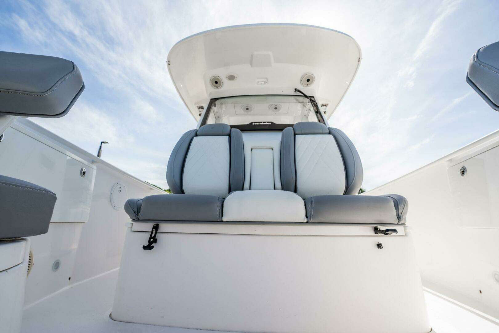 2021 Everglades 335 Center Console - Image 14