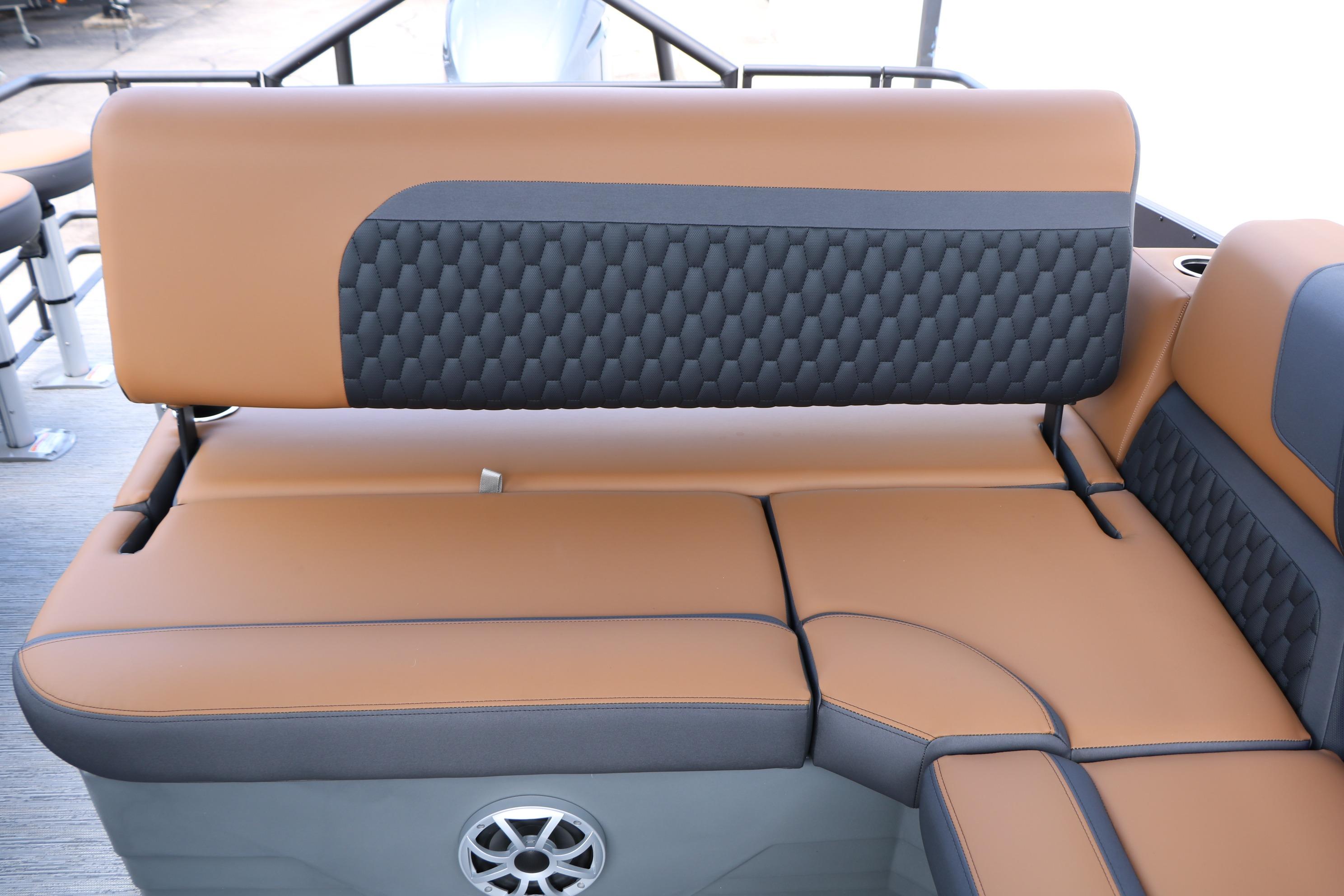 Luxurious seating on 2026 Sylvan L3 DLZ Bar Platinum Edition Tri-Toon boat.