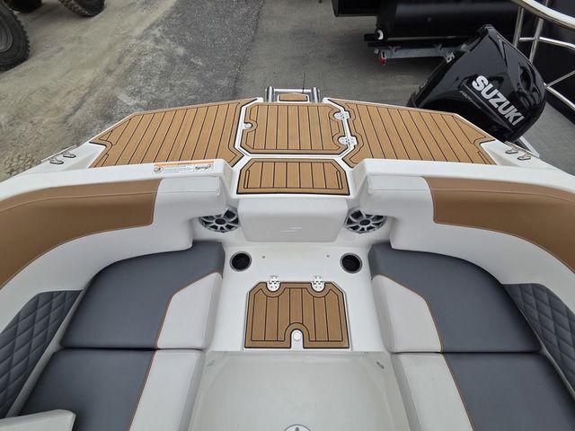 2026 Starcraft SVX 230 DC OB w/250hp and Trailer - 26