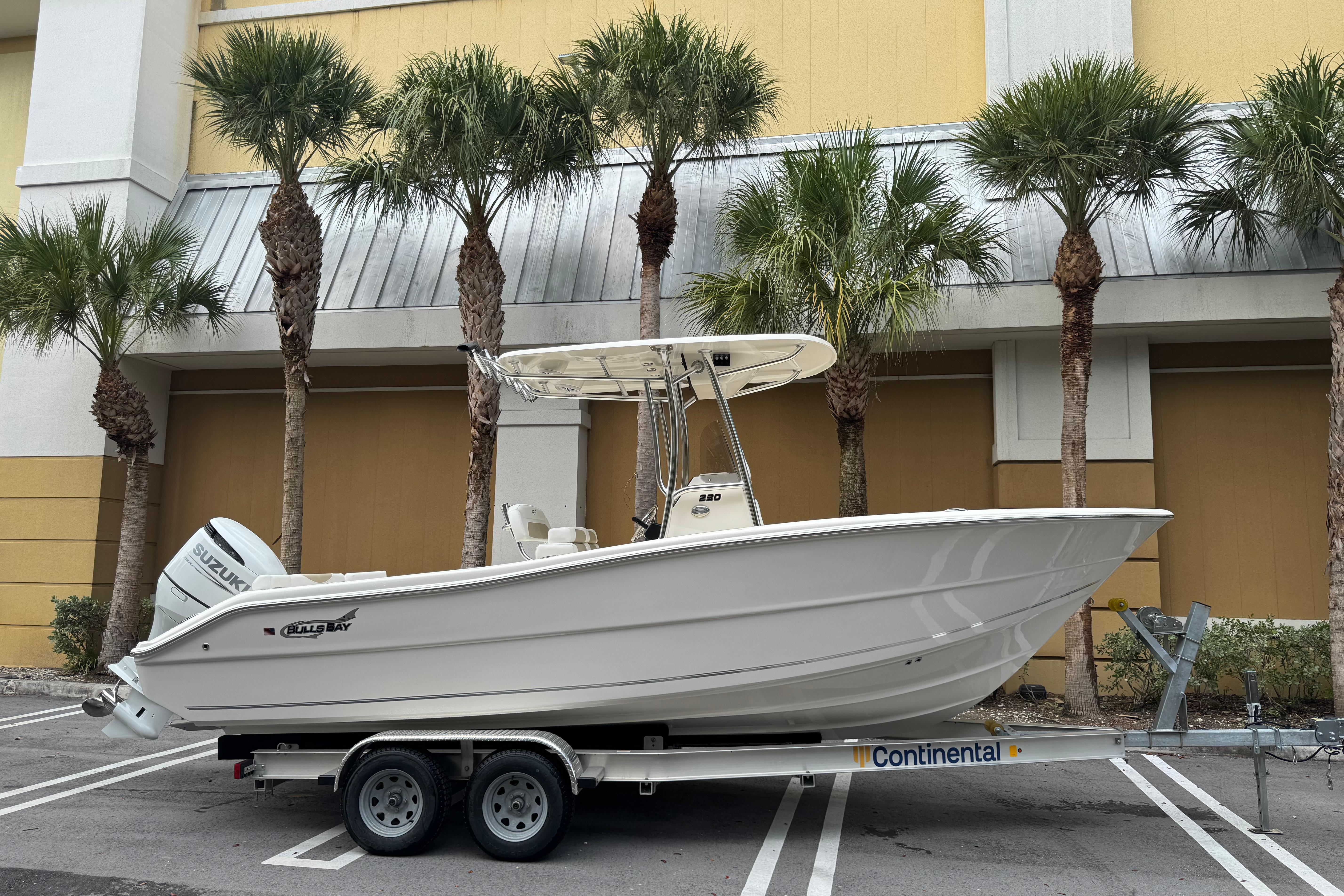 2026 Bulls Bay 230 Center Console