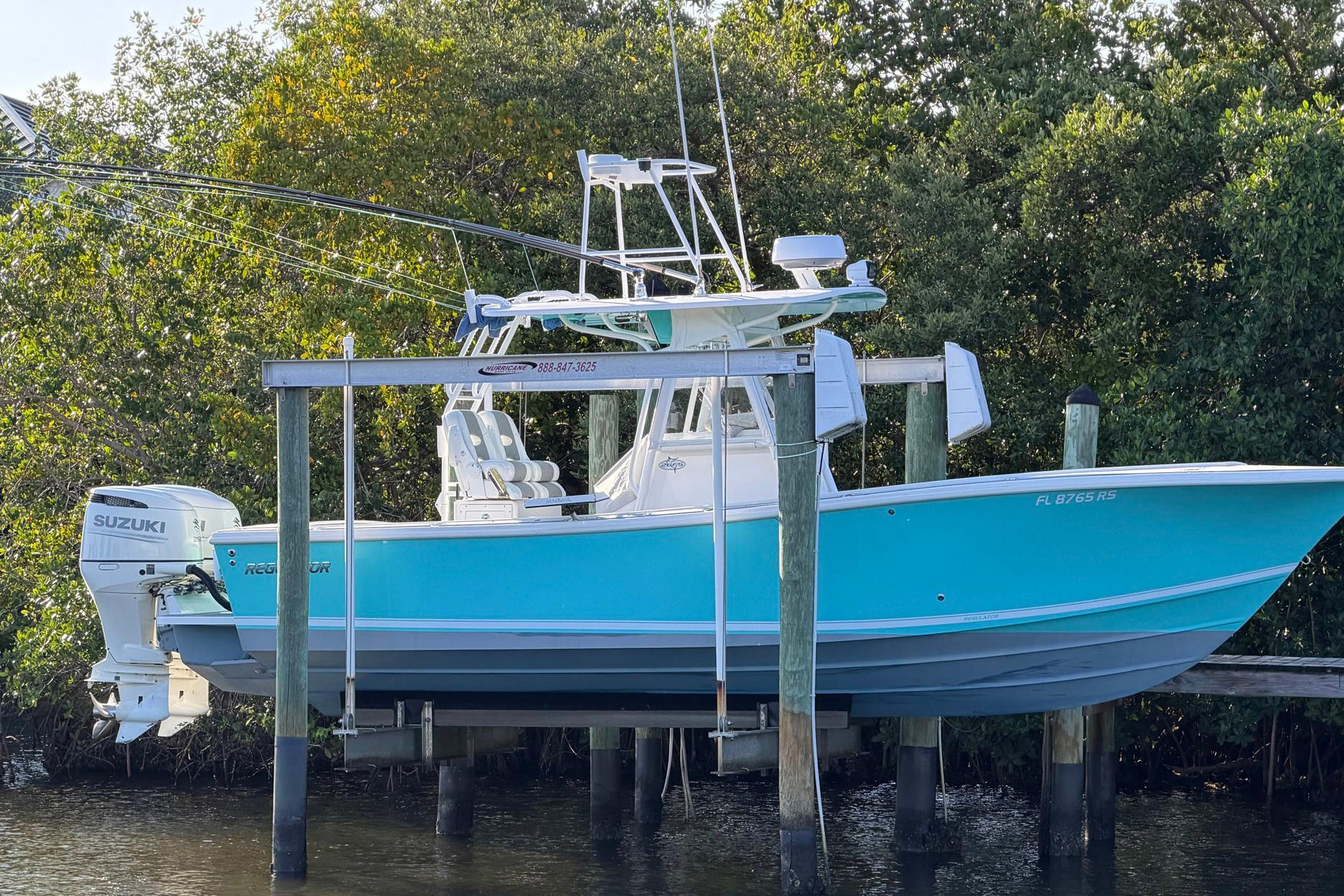 2002 Regulator 26 Center Console