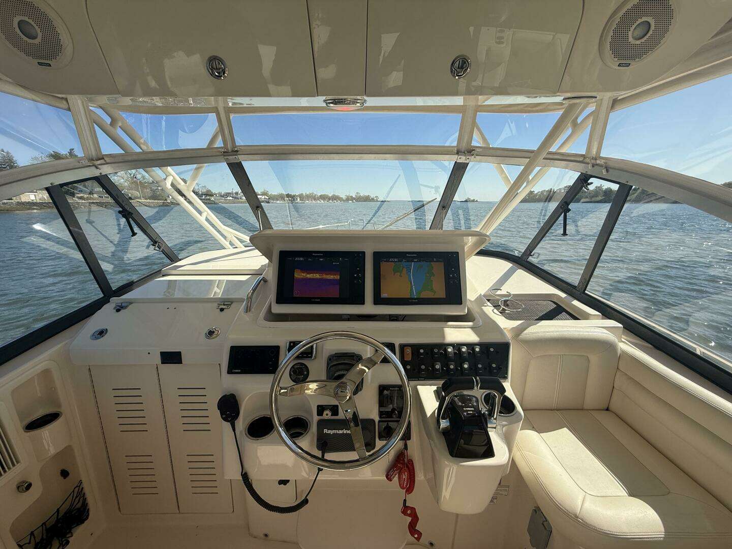 2016 Grady-White 330 Express - Image 7