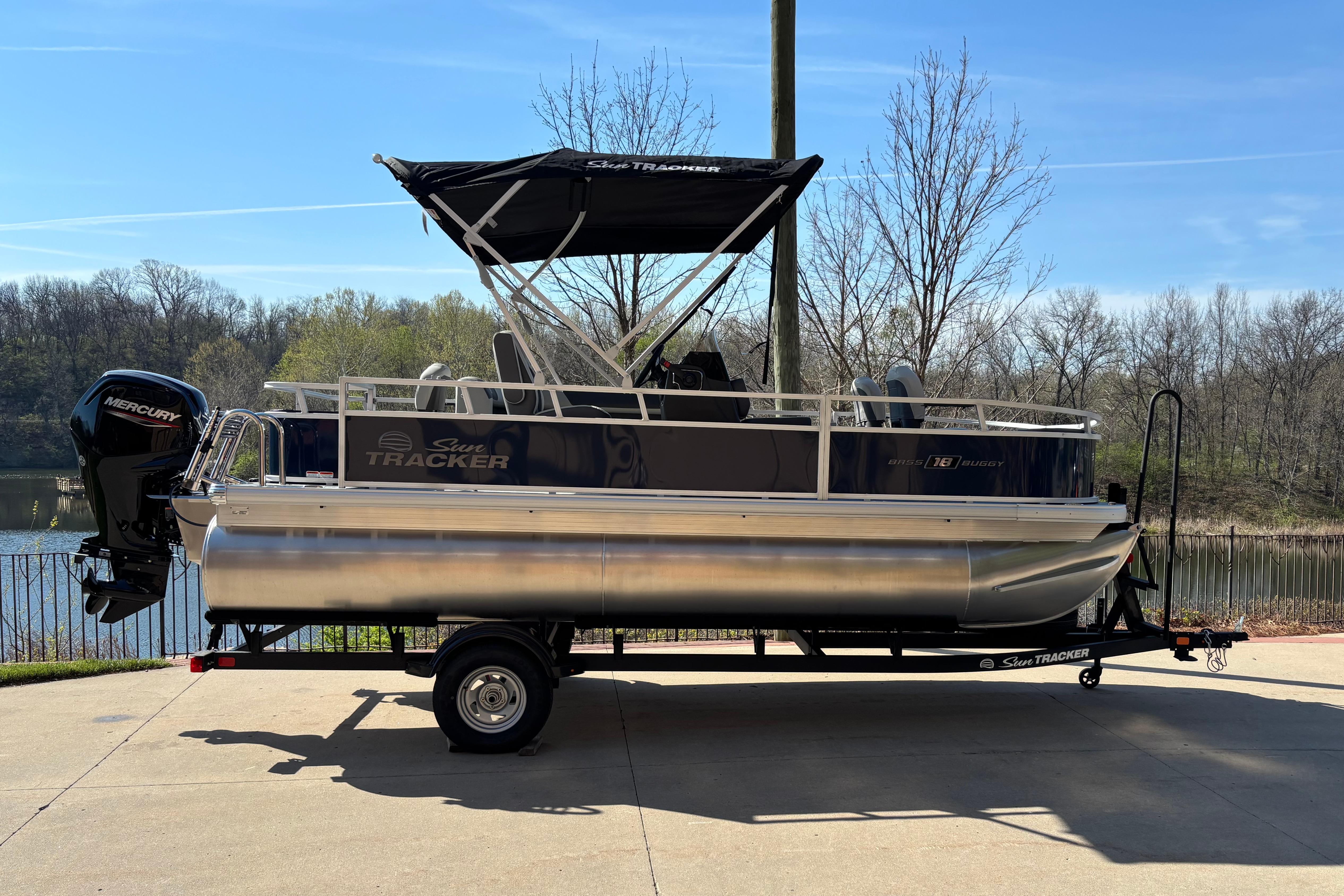 2026 Sun Tracker Bass Buggy 18 DLX