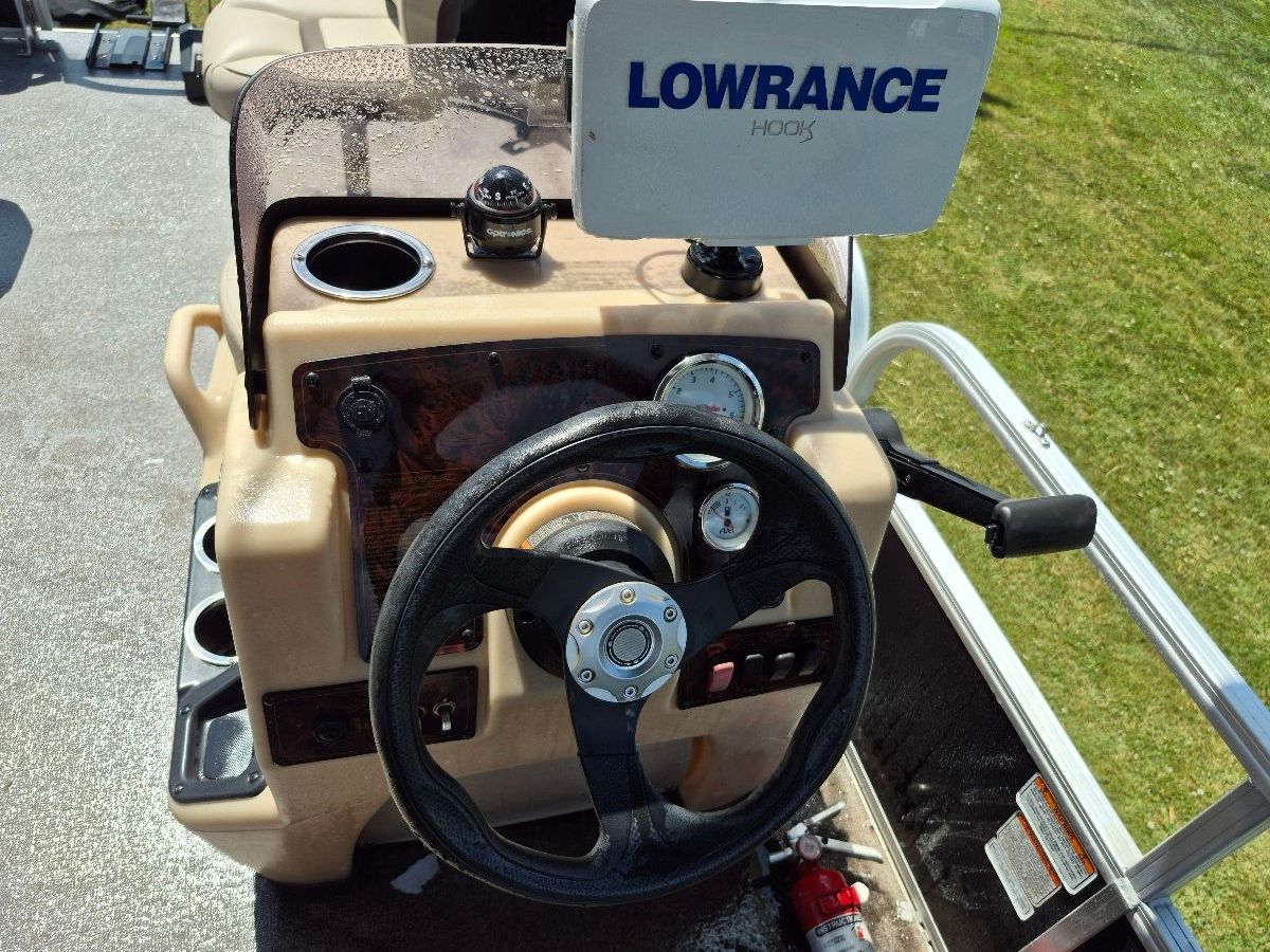 2018 Bass Tracker Bass Buggy 18 DLX - 10